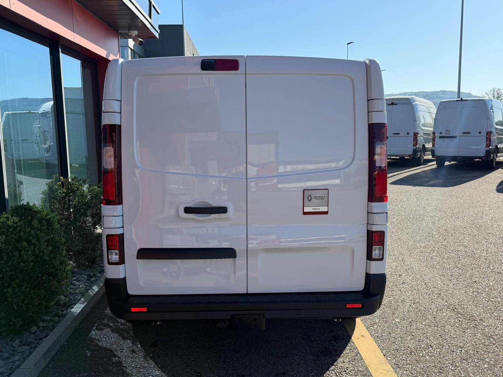 RENAULT Trafic Red Edition 150 PS L1H1 Hecktüren-image-5
