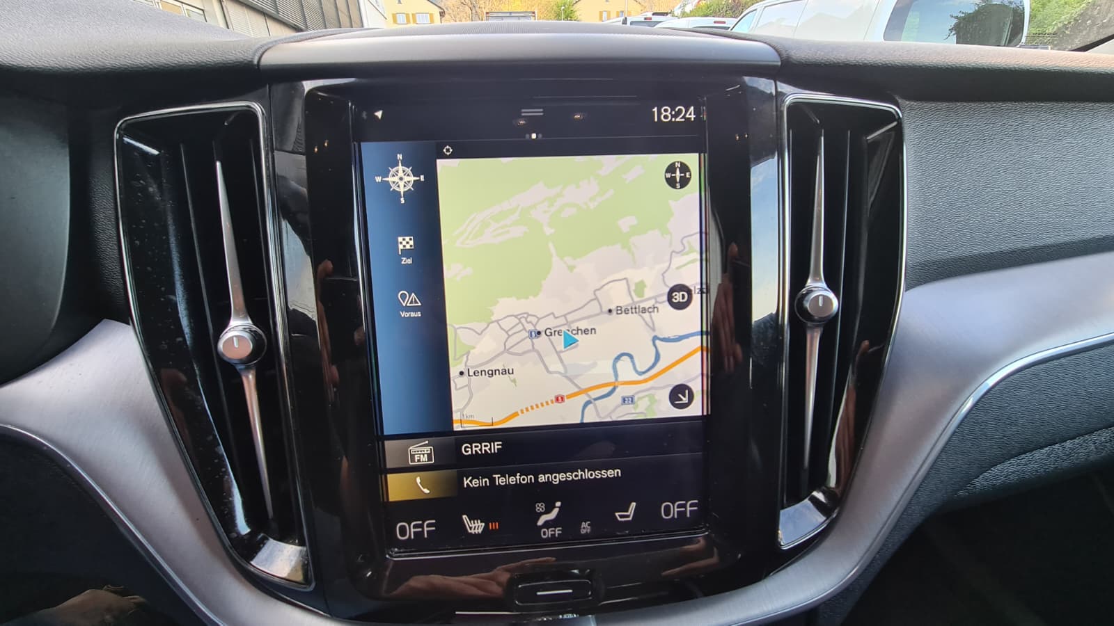 VOLVO XC60 D4 AWD Momentum ** CH-Fahrzeug mit Gratis Service Paket 150000 km oder 10 Jahre **-image-9
