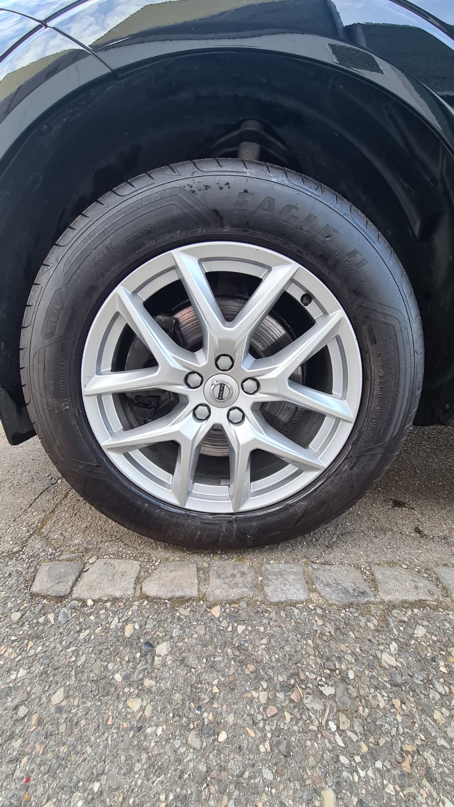 VOLVO XC60 D4 AWD Momentum ** CH-Fahrzeug mit Gratis Service Paket 150000 km oder 10 Jahre **-image-14