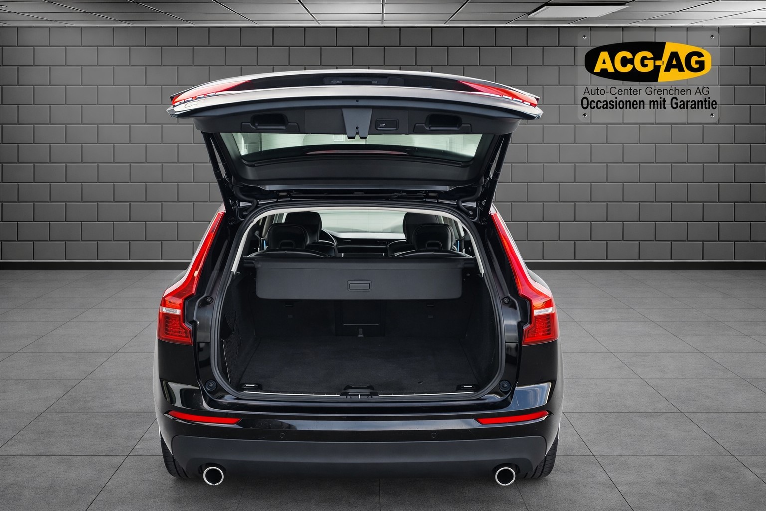 VOLVO XC60 D4 AWD Momentum ** CH-Fahrzeug mit Gratis Service Paket 150000 km oder 10 Jahre **-image-5