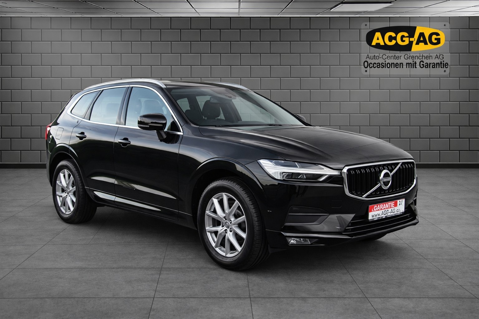 VOLVO XC60 D4 AWD Momentum ** CH-Fahrzeug mit Gratis Service Paket 150000 km oder 10 Jahre **