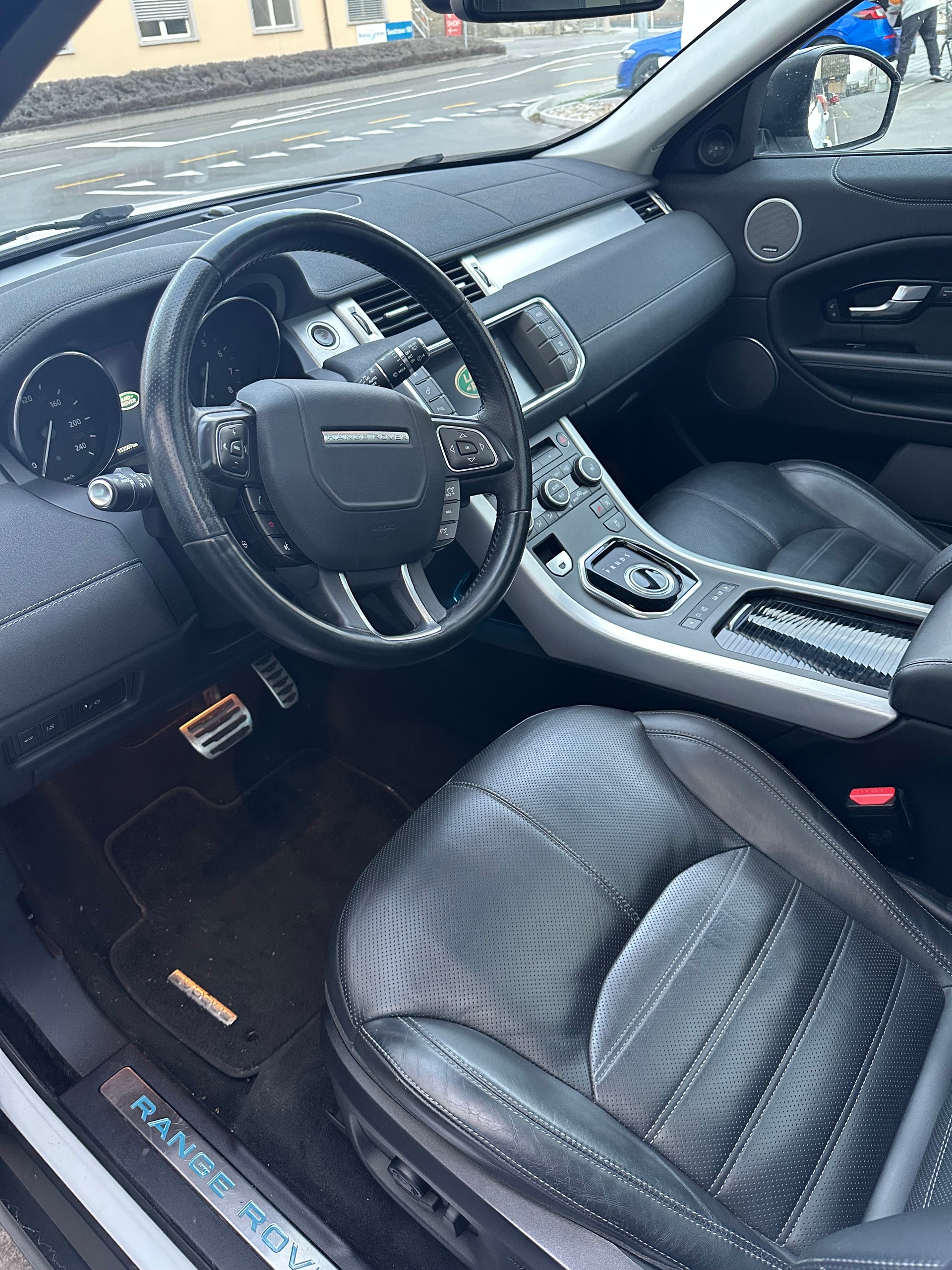 LAND ROVER Range Rover Evoque 2.0 Si4 HSE Dynamic AT9-image-4