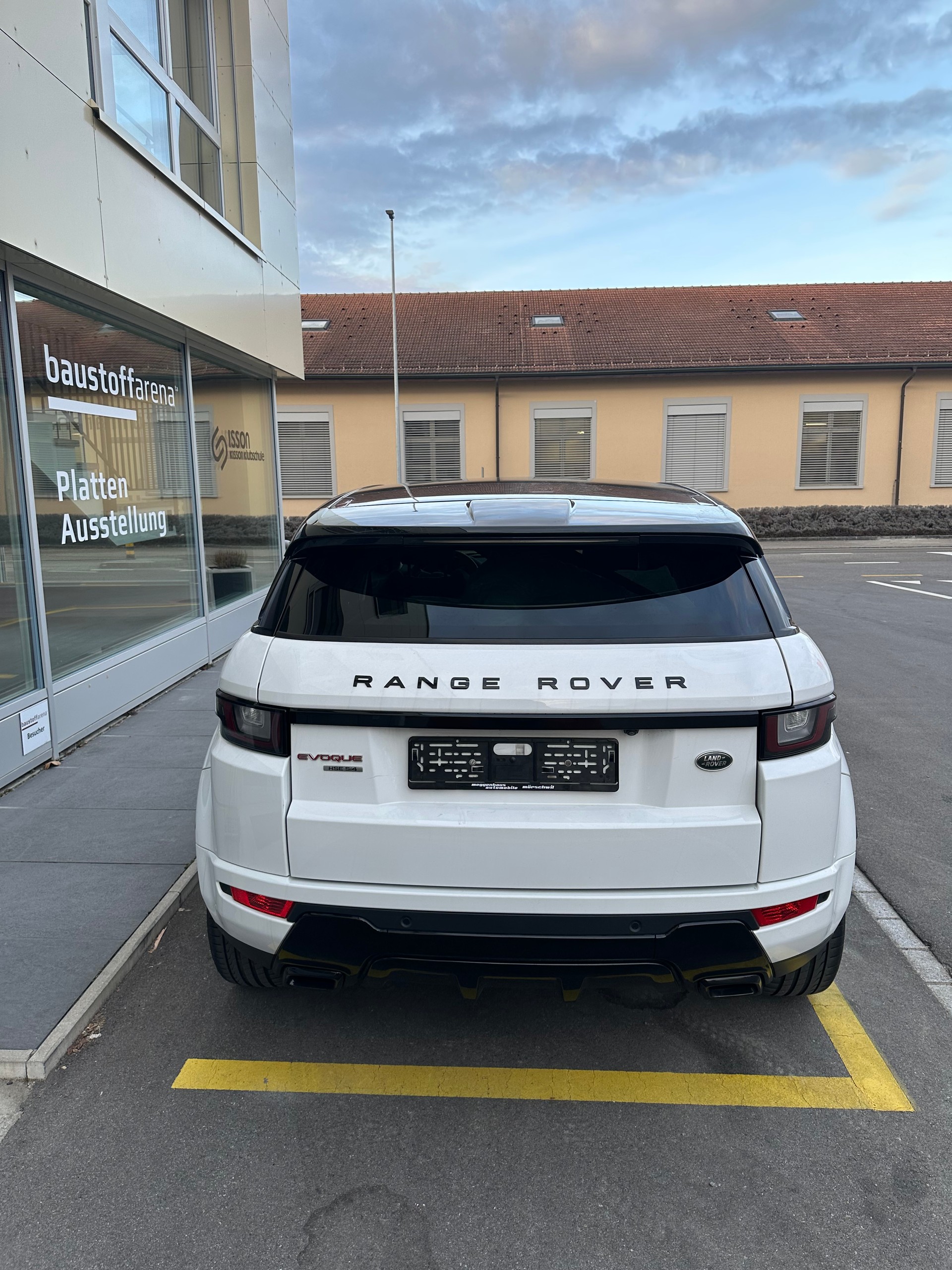 LAND ROVER Range Rover Evoque 2.0 Si4 HSE Dynamic AT9-image-3