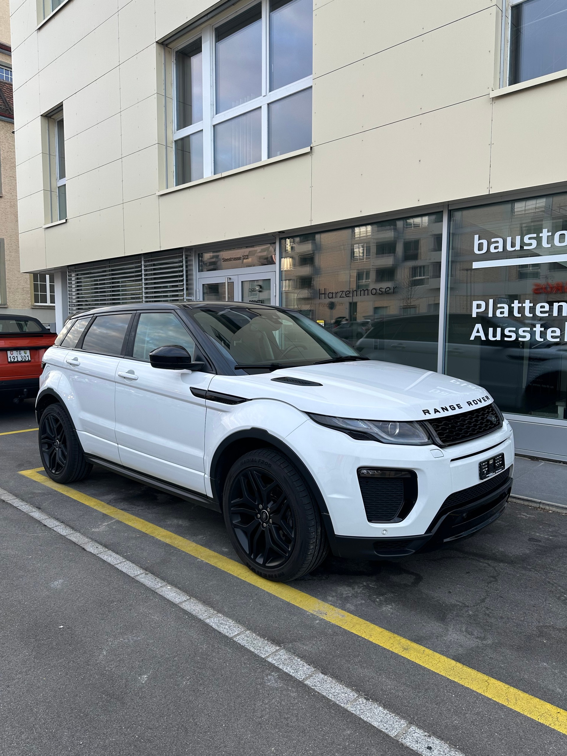LAND ROVER Range Rover Evoque 2.0 Si4 HSE Dynamic AT9-image-1