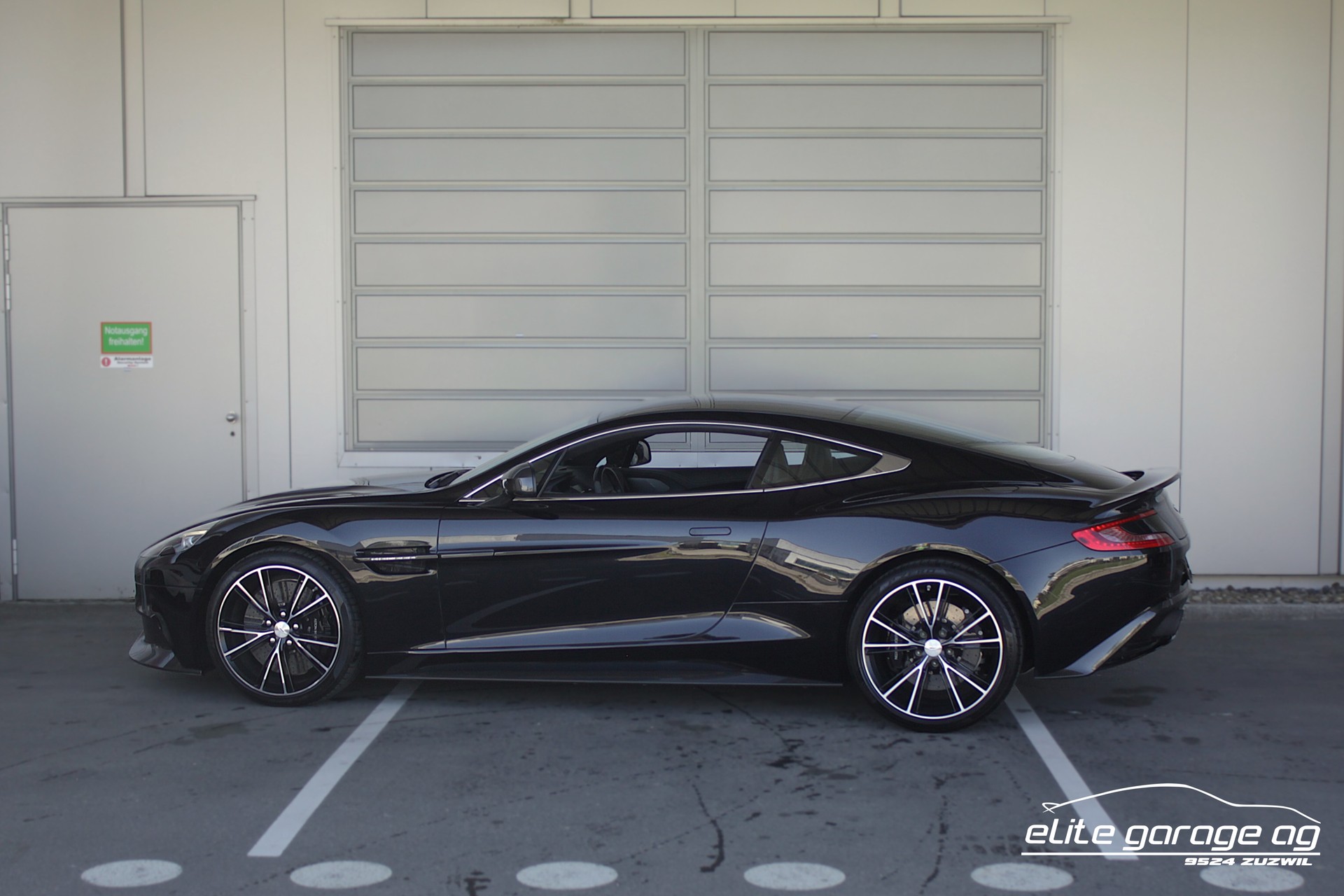 ASTON MARTIN Vanquish V12 5.9-48 Touchtronic 2-image-2