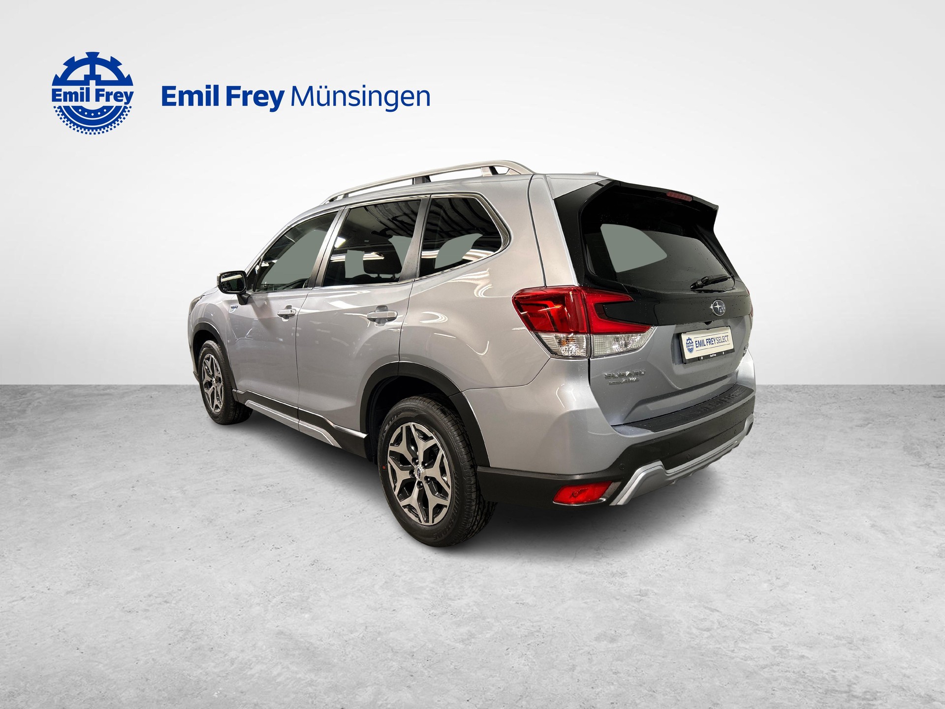 SUBARU Forester Station 2.0i e-Boxer Swiss Plus-image-9