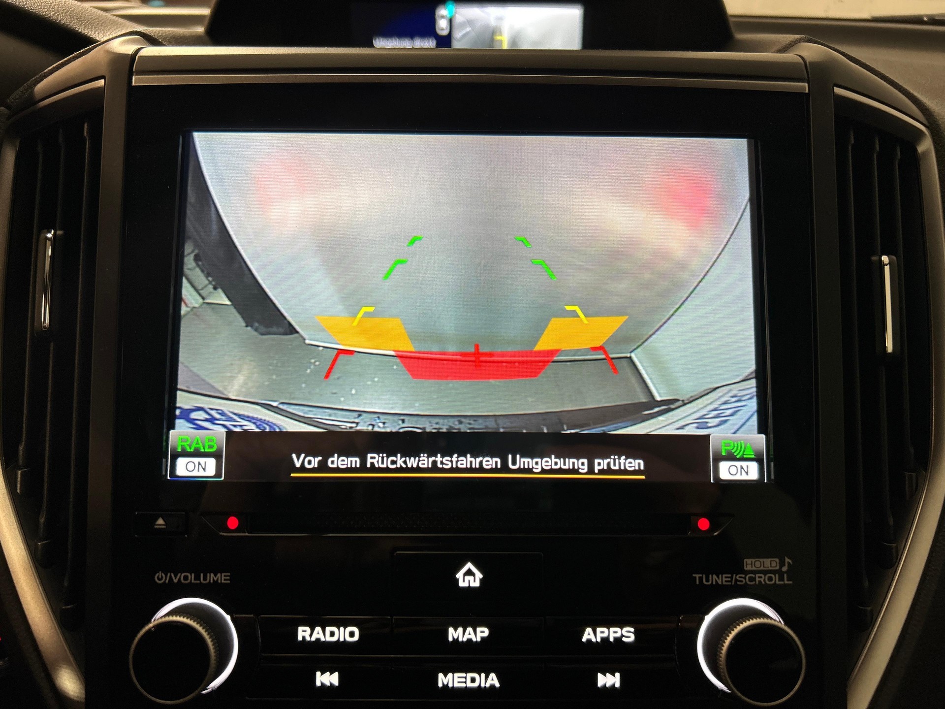 SUBARU Forester Station 2.0i e-Boxer Swiss Plus-image-8