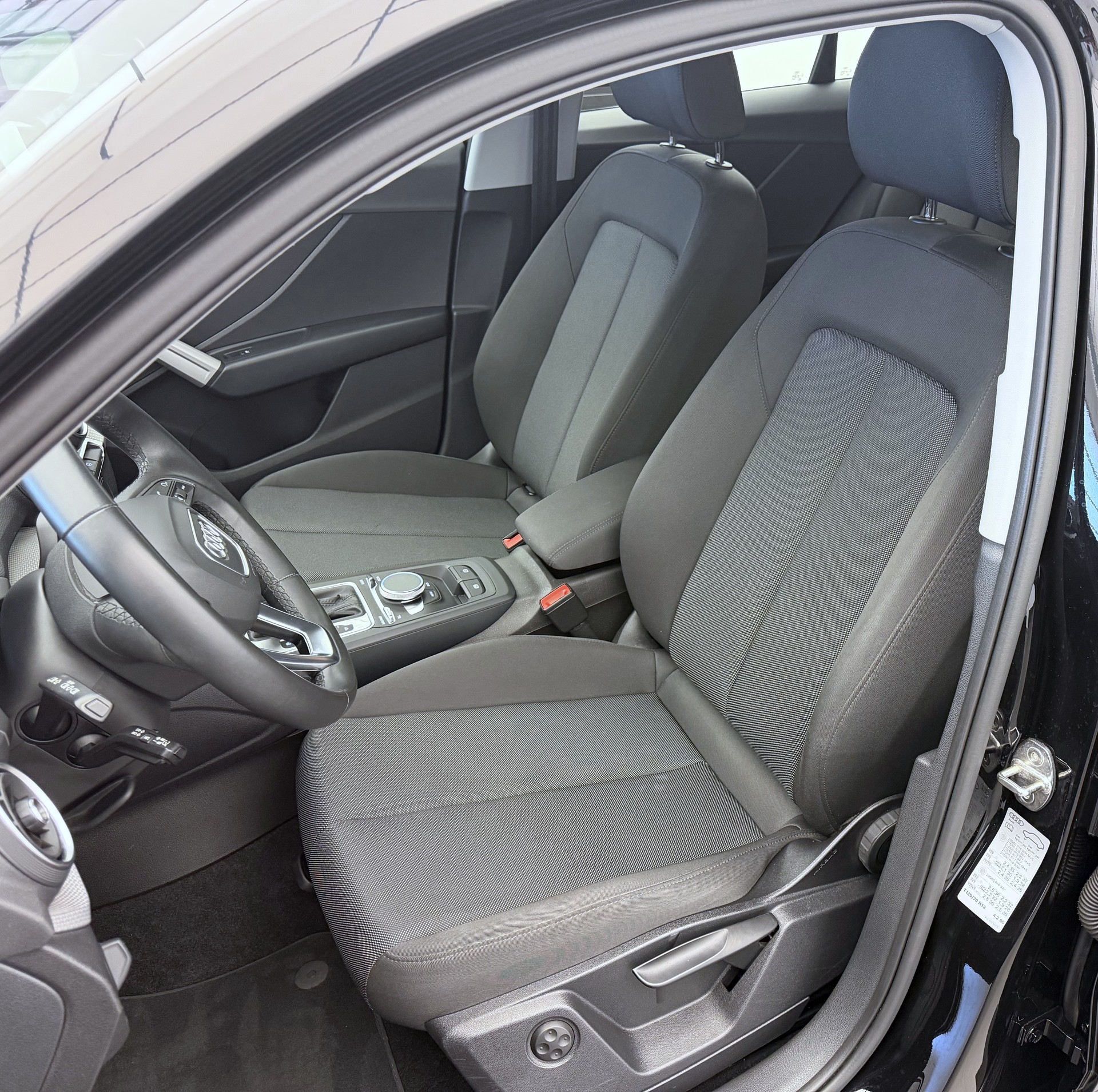 AUDI Q2 35 TFSI S-tronic-image-4