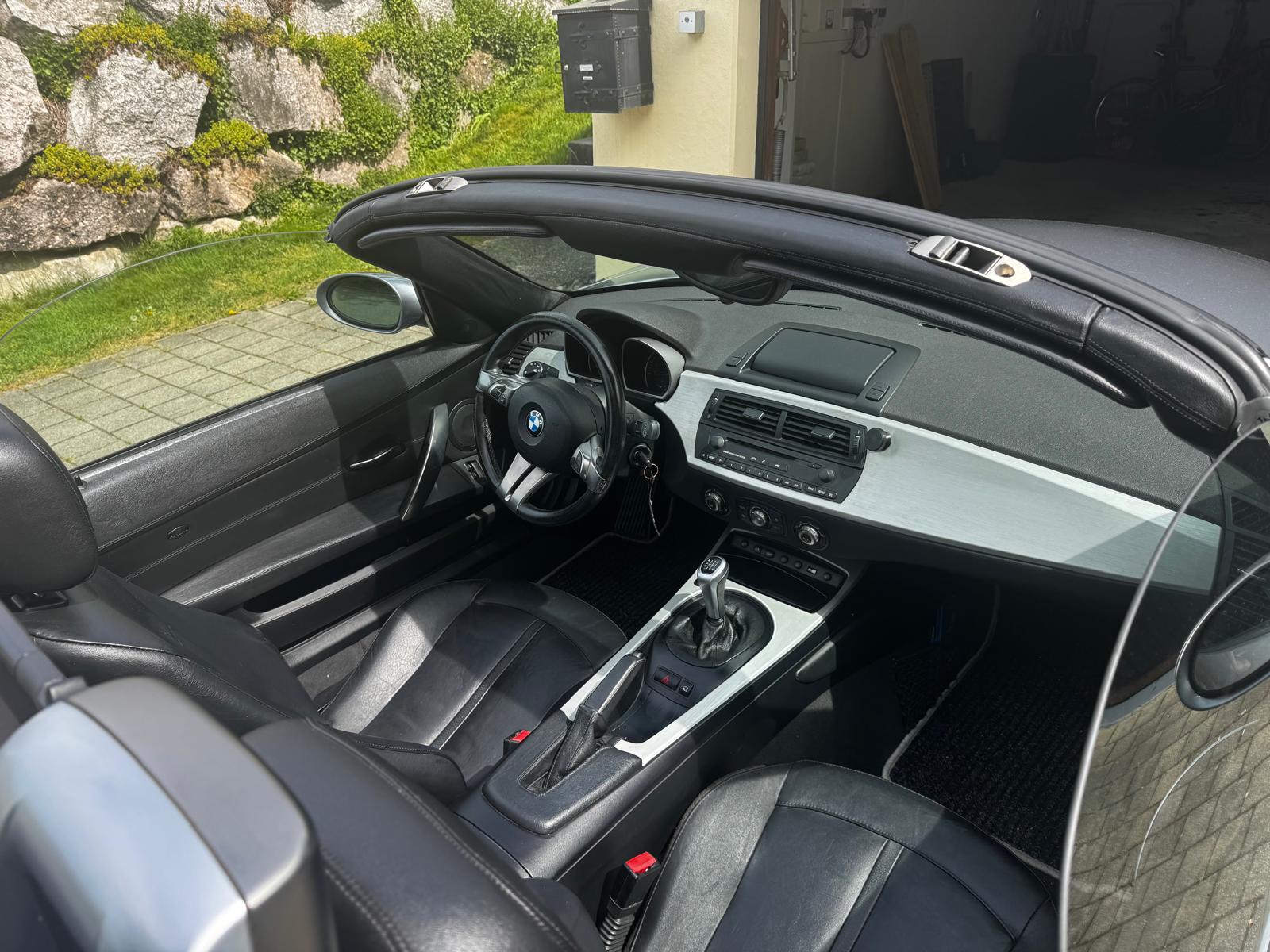 BMW 3.0si-image-5