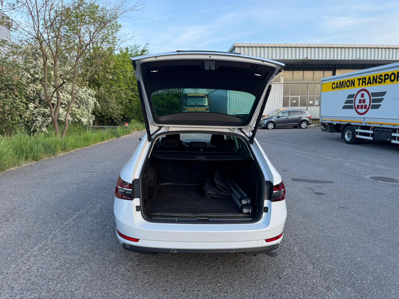 SKODA Superb 1.4 TSI Style PHEV DSC-image-6