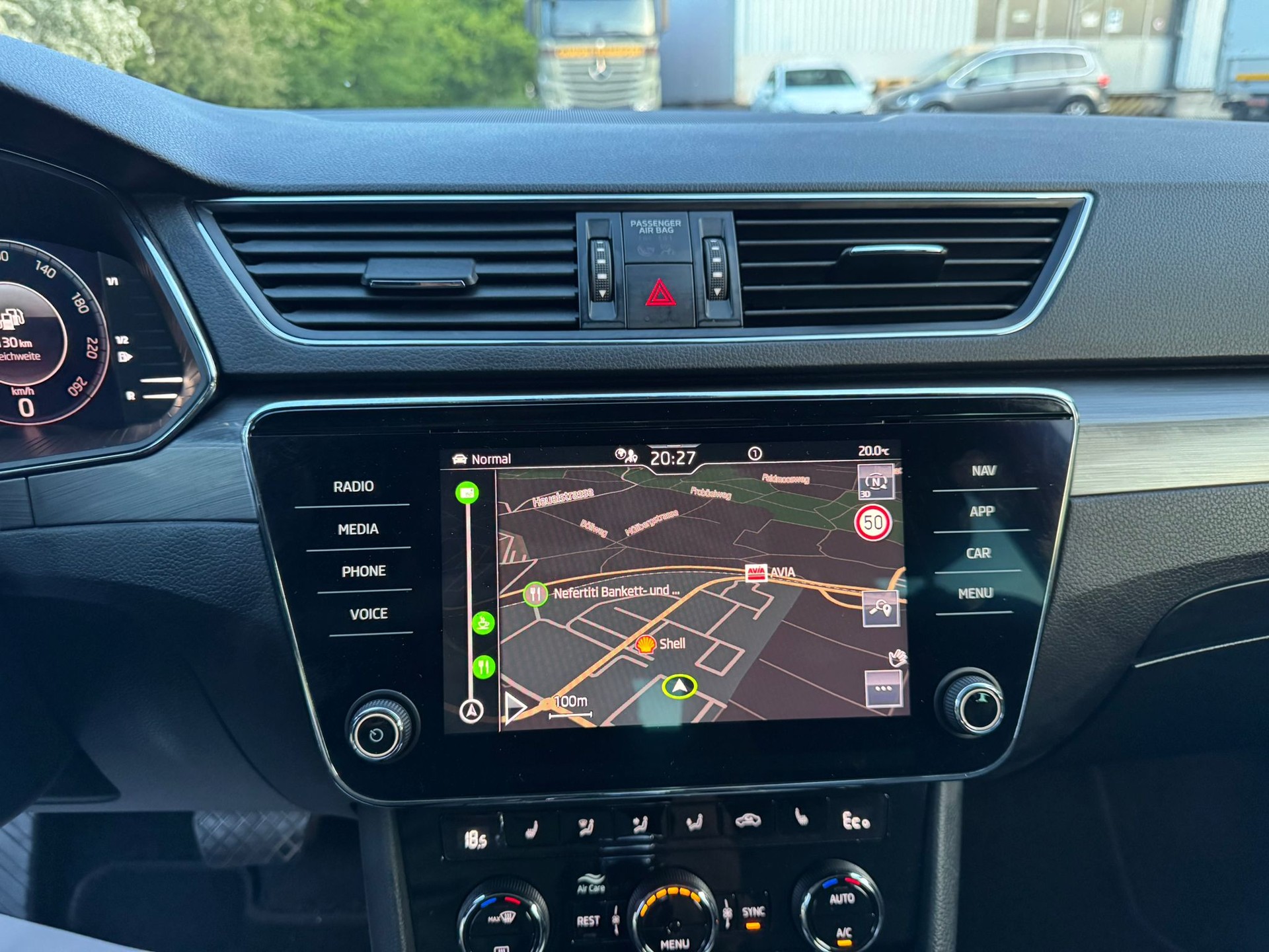 SKODA Superb 1.4 TSI Style PHEV DSC-image-23