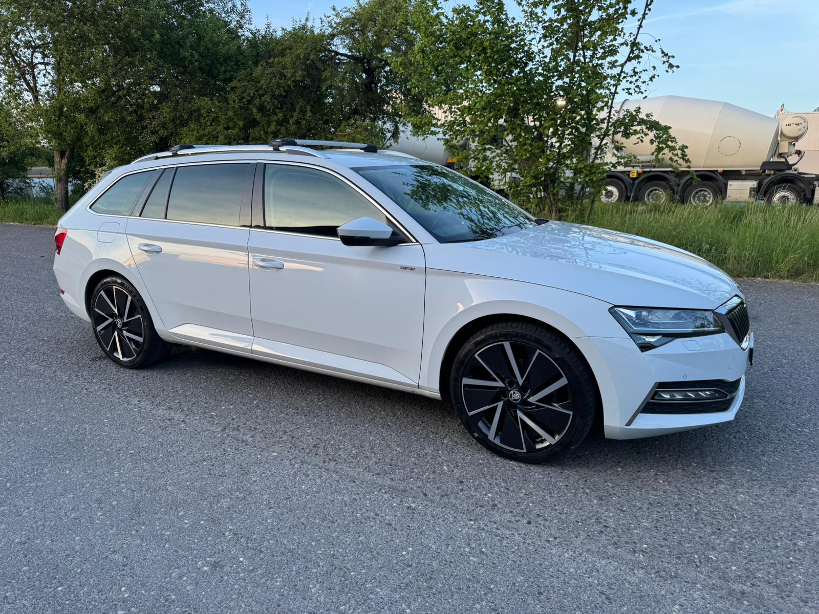 SKODA Superb 1.4 TSI Style PHEV DSC-image-1