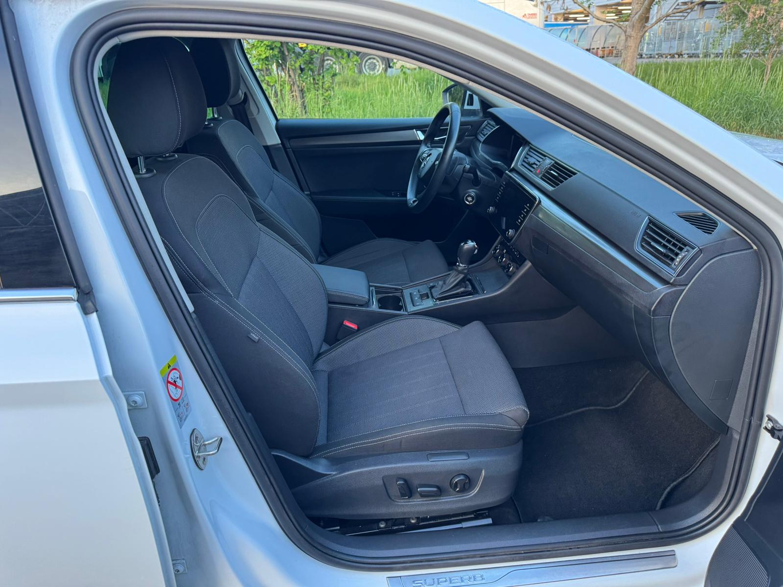 SKODA Superb 1.4 TSI Style PHEV DSC-image-13