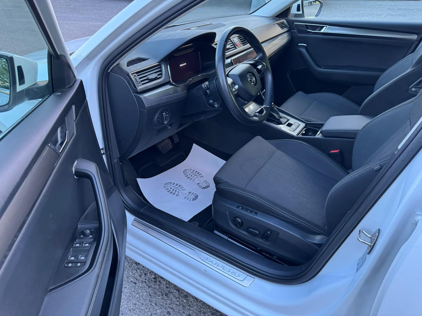SKODA Superb 1.4 TSI Style PHEV DSC-image-12