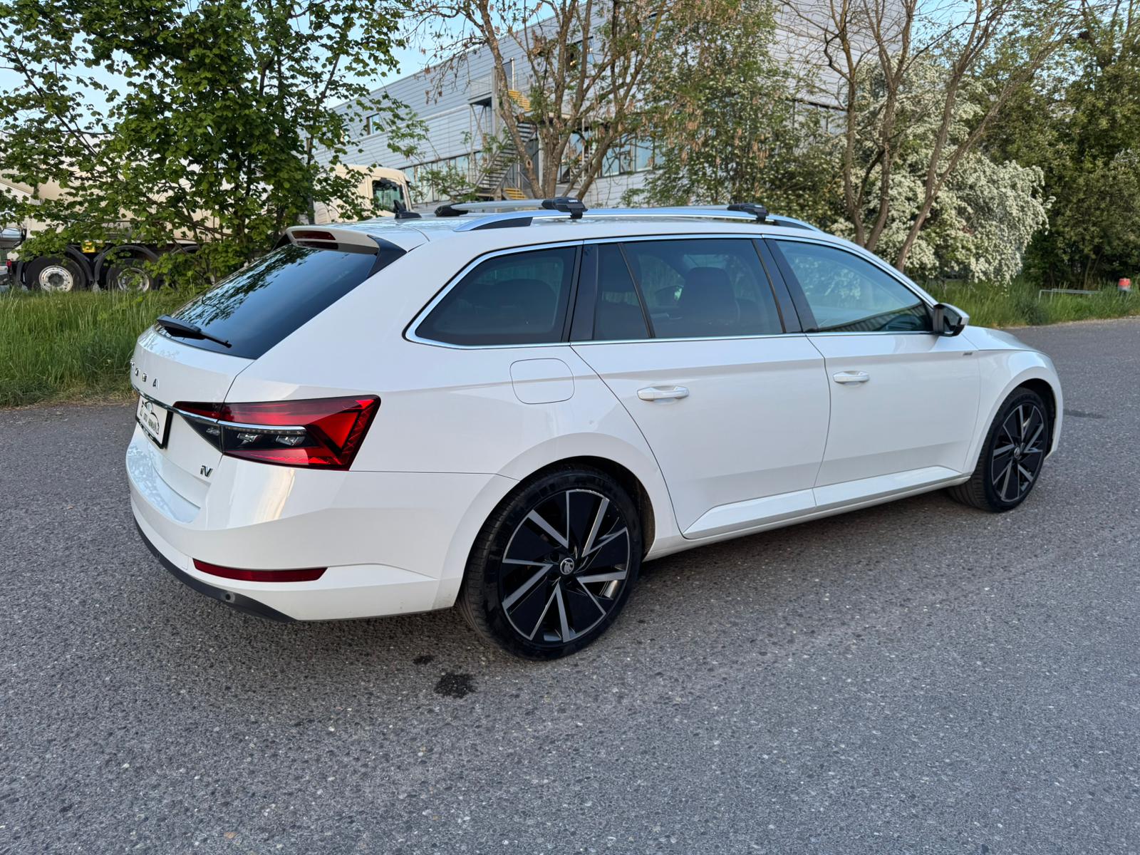 SKODA Superb 1.4 TSI Style PHEV DSC-image-5