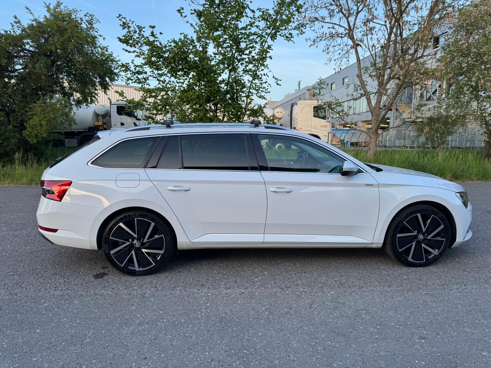SKODA Superb 1.4 TSI Style PHEV DSC-image-8