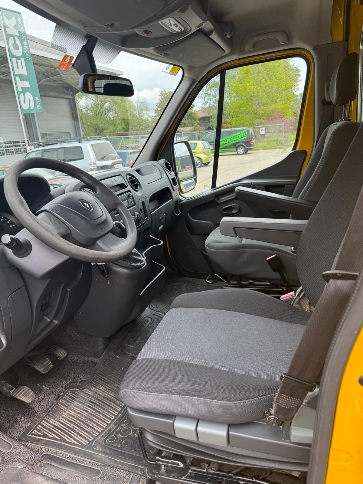RENAULT Master T35 2.3dCi 130 L2H2-image-9