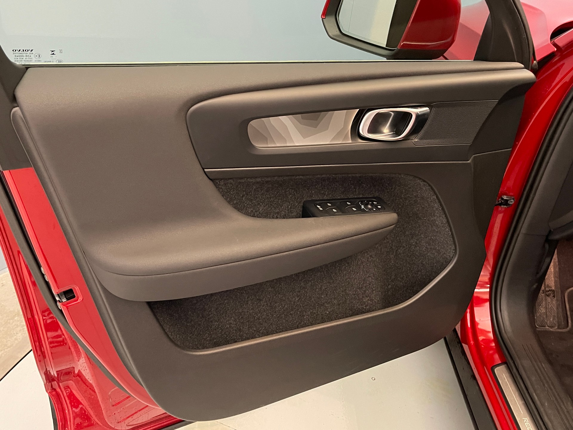 VOLVO XC40 T4 Twe Core Bright-image-11