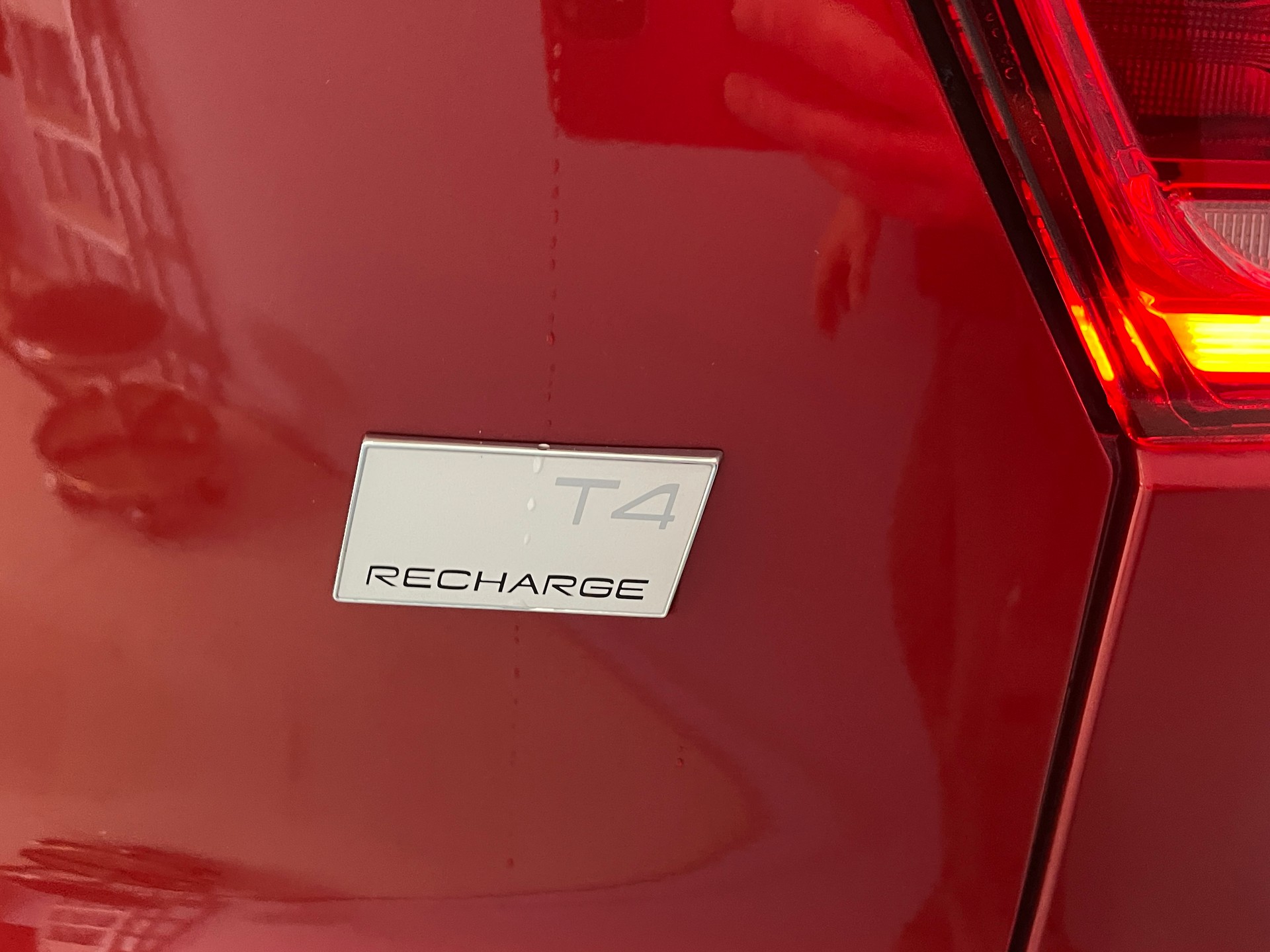 VOLVO XC40 T4 Twe Core Bright-image-9
