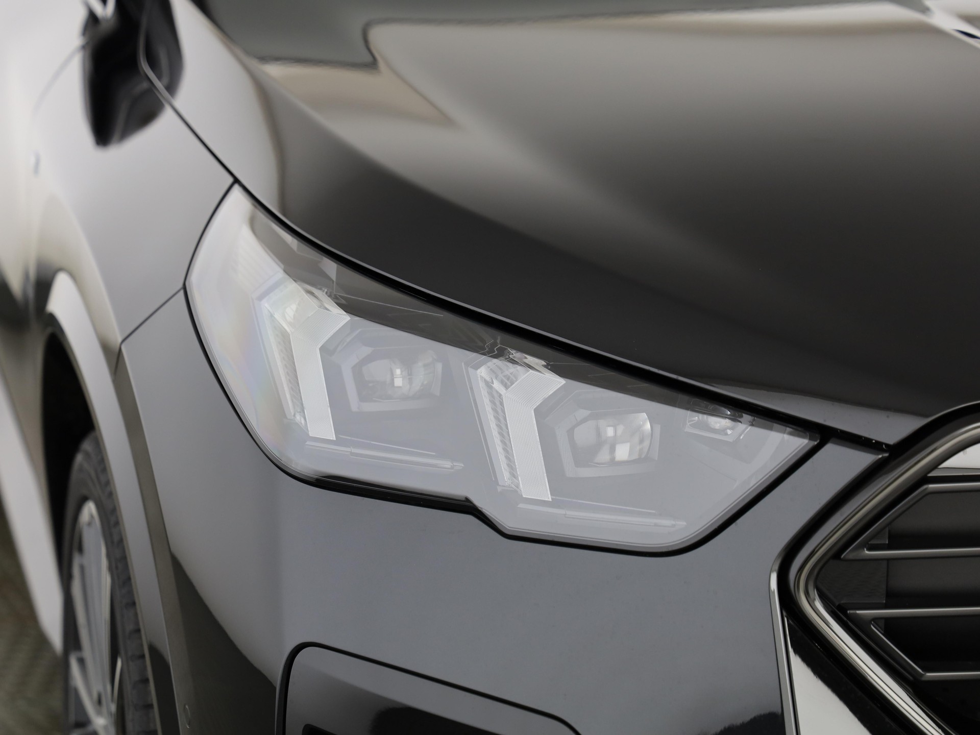 BMW X2 35i-image-5