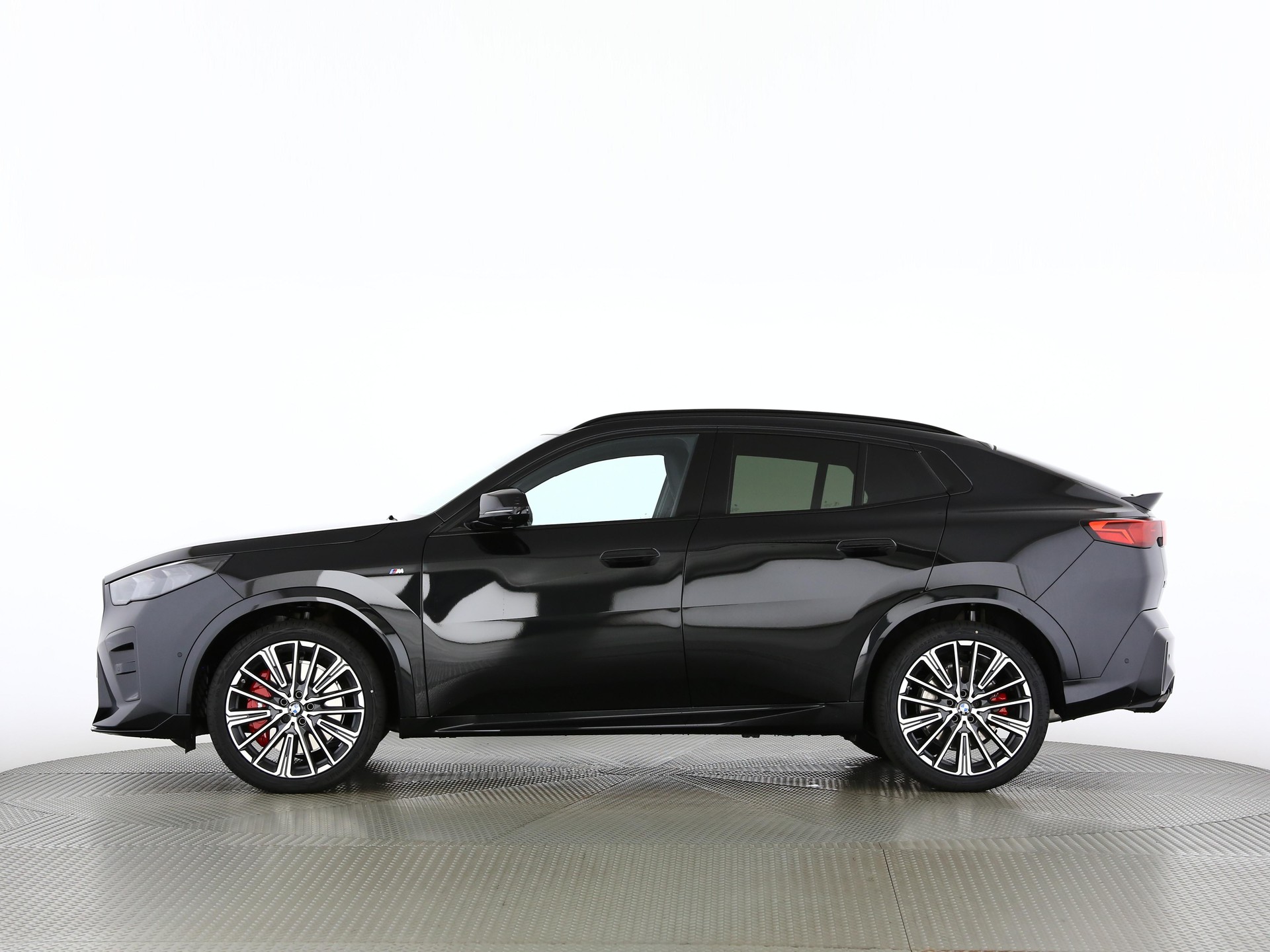 BMW X2 35i-image-2
