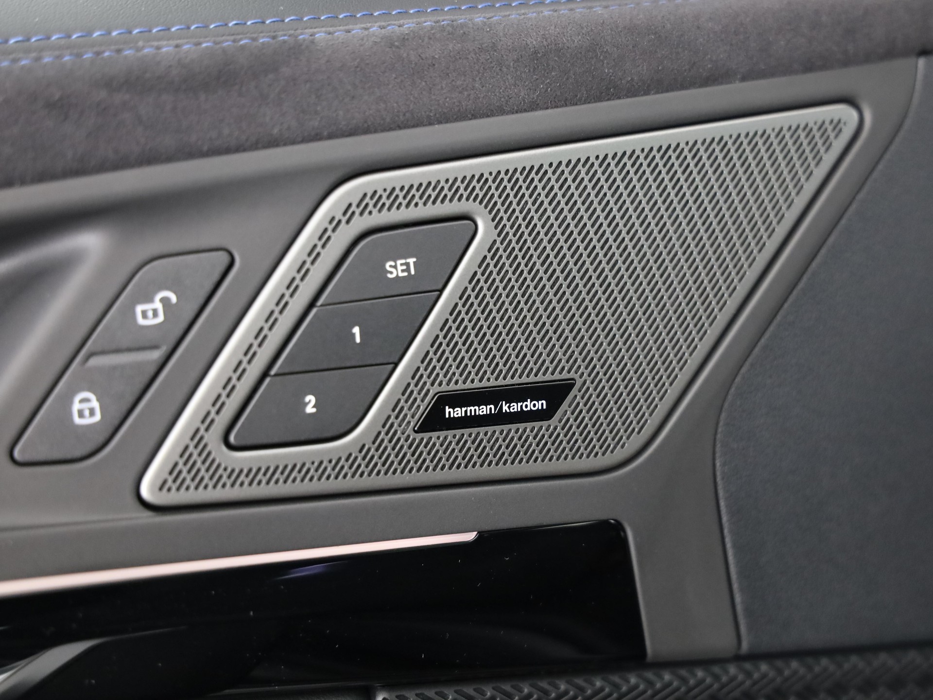 BMW X2 35i-image-11