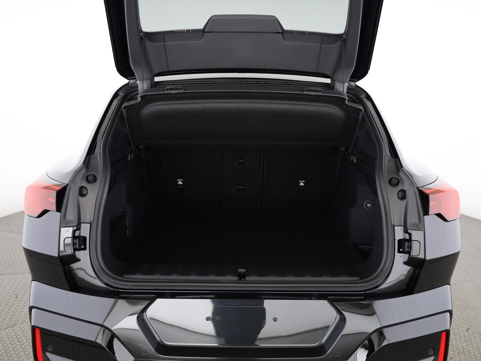 BMW X2 35i-image-14