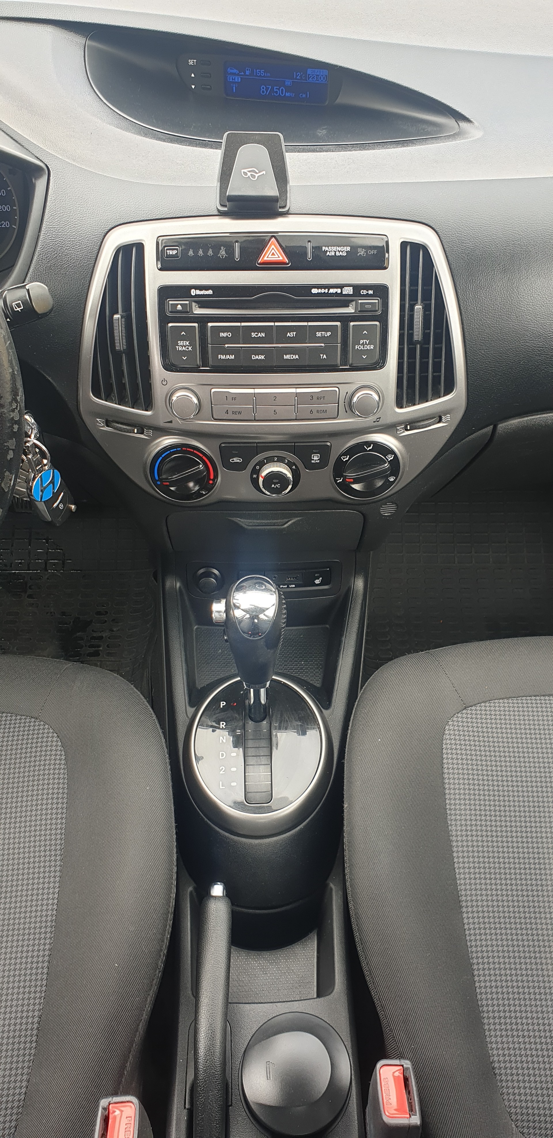 HYUNDAI i20 1.4 Style Automatic-image-10