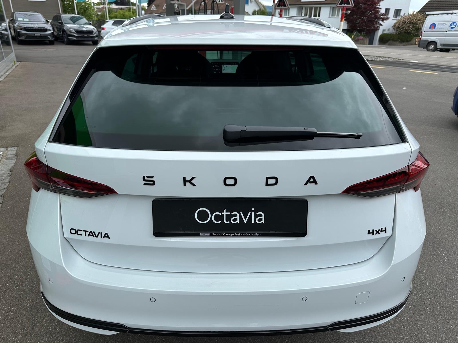 SKODA Octavia Combi 2.0 TSI DSG Sport Line 4x4-image-5