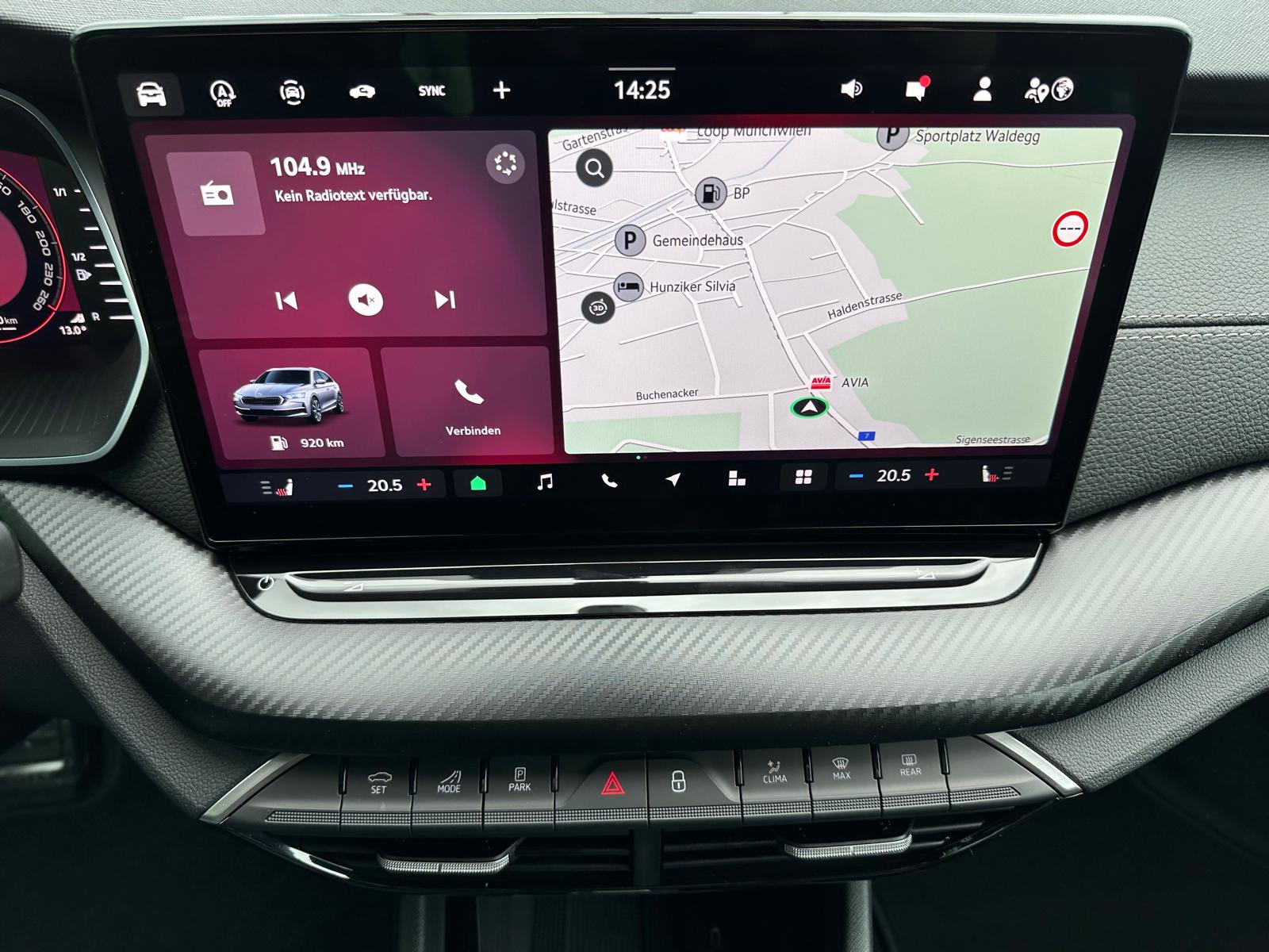 SKODA Octavia Combi 2.0 TSI DSG Sport Line 4x4-image-17