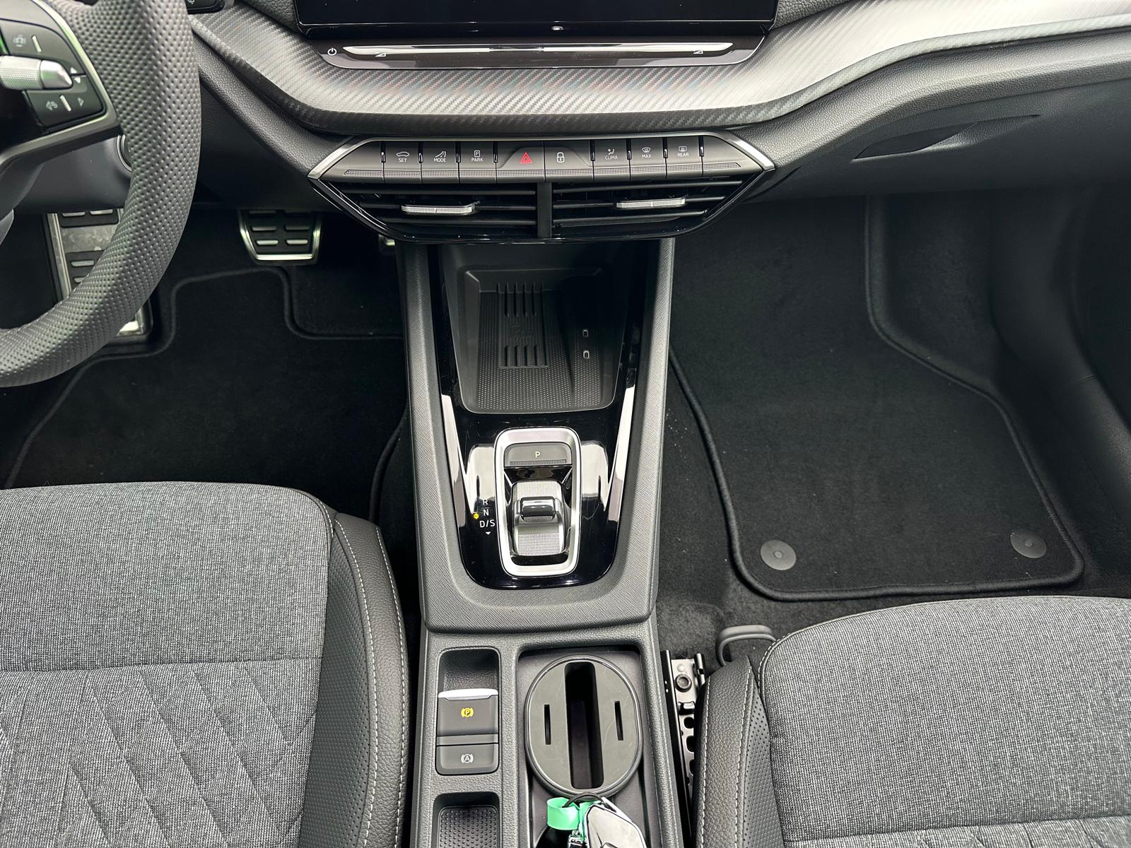SKODA Octavia Combi 2.0 TSI DSG Sport Line 4x4-image-16