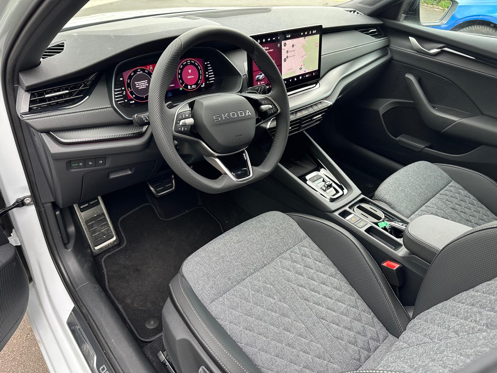 SKODA Octavia Combi 2.0 TSI DSG Sport Line 4x4-image-9