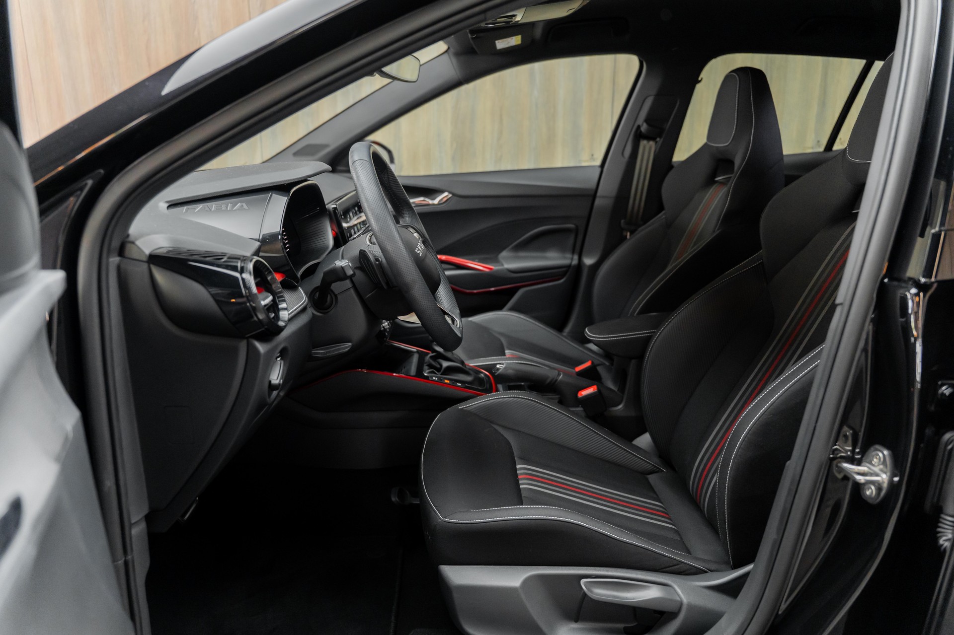 SKODA Fabia 1.5 TSI Monte Carlo DSG-image-4