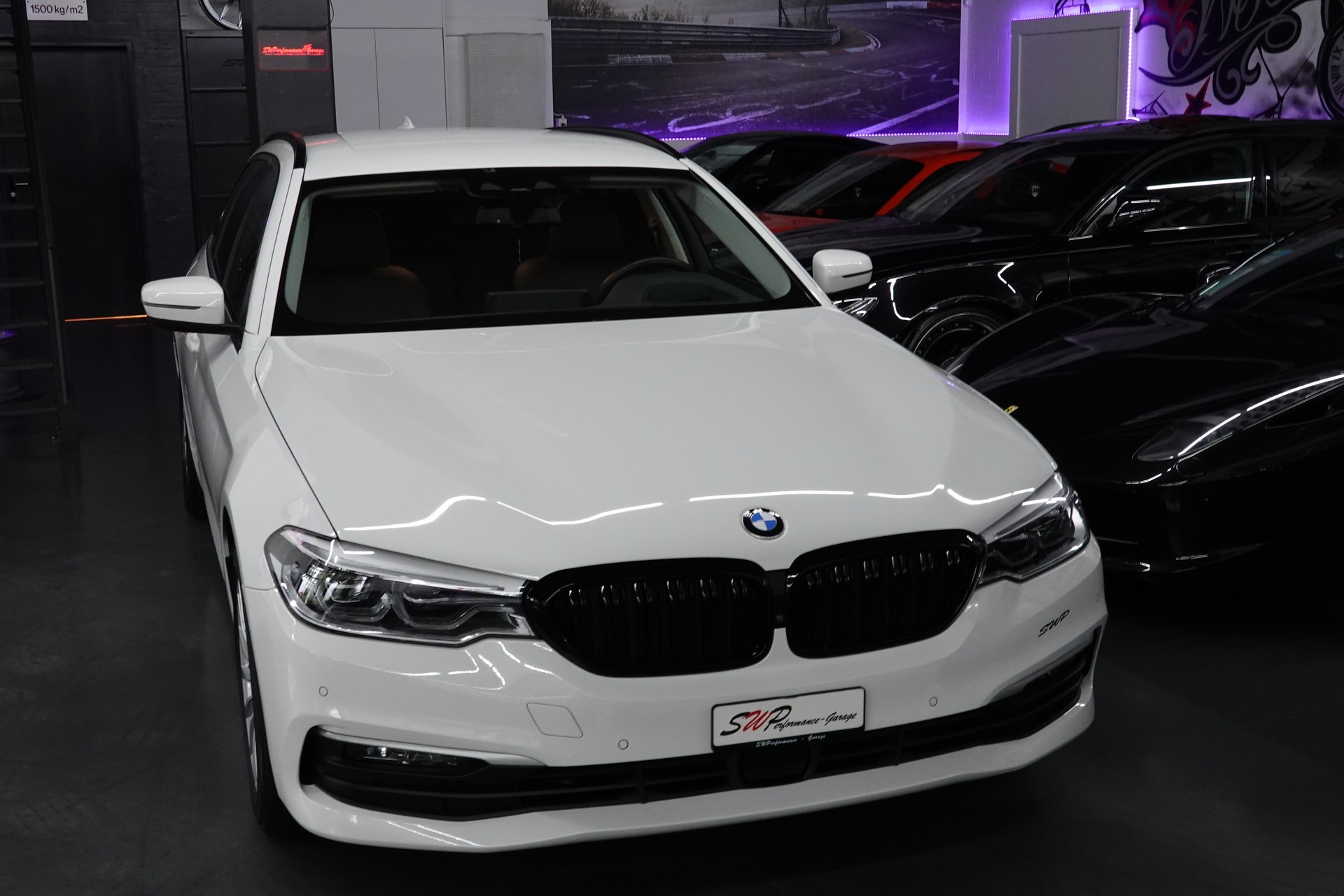 BMW 520d TOURING STEPTRONIC CH-FZ AHL 2000kg-image-15