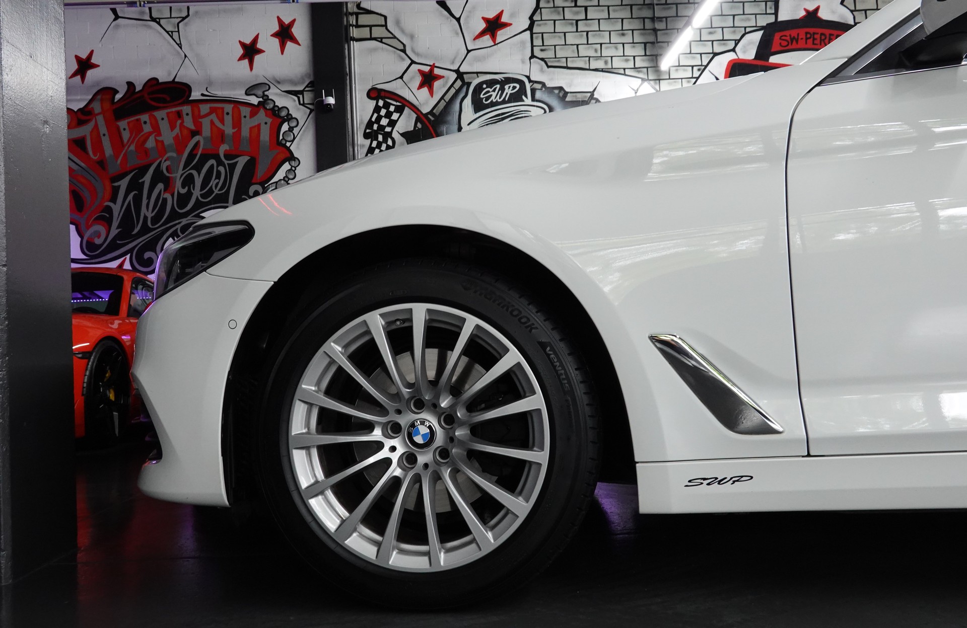 BMW 520d TOURING STEPTRONIC CH-FZ AHL 2000kg-image-7