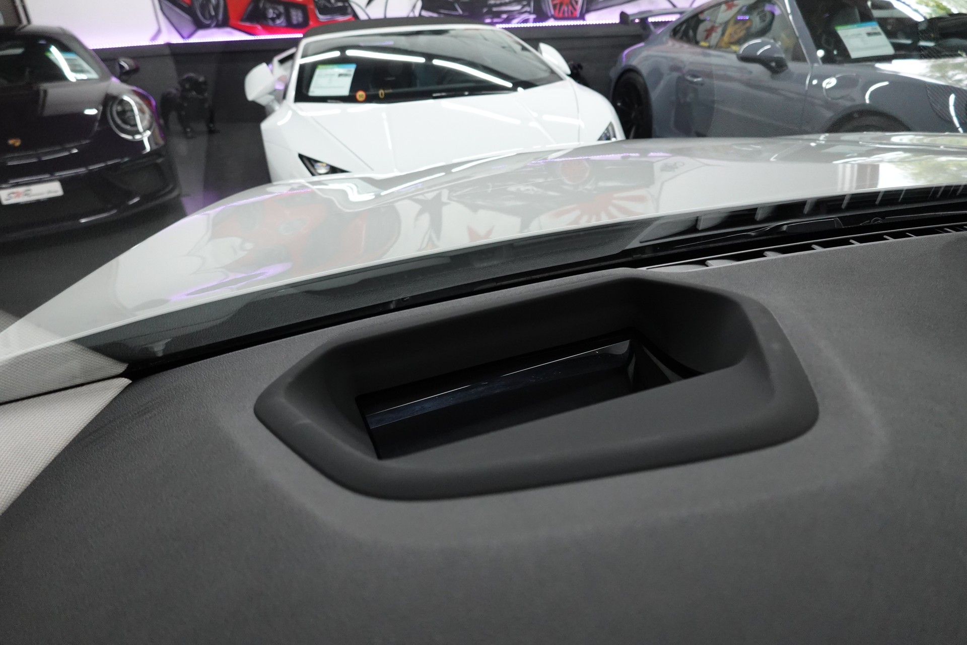 BMW 520d TOURING STEPTRONIC CH-FZ AHL 2000kg-image-29