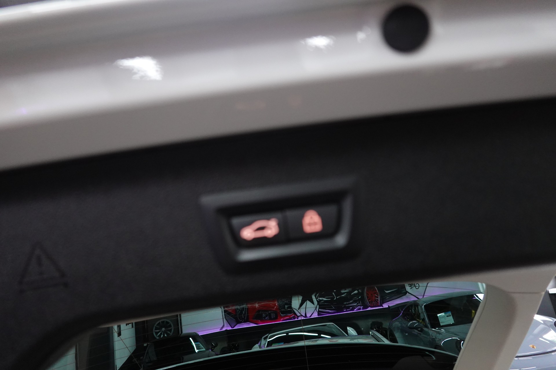 BMW 520d TOURING STEPTRONIC CH-FZ AHL 2000kg-image-43