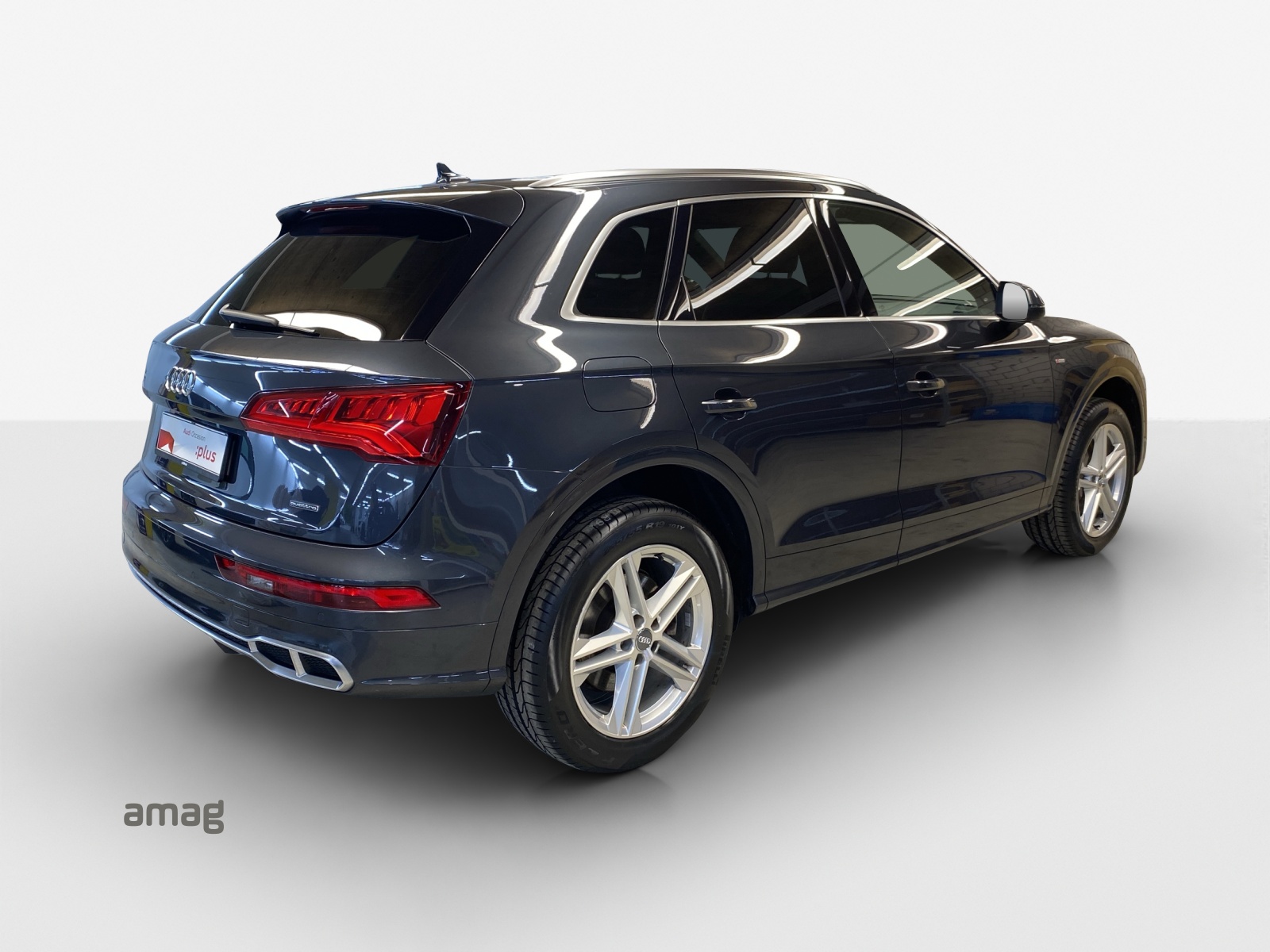 AUDI Q5 55 TFSI e quattro-image-4