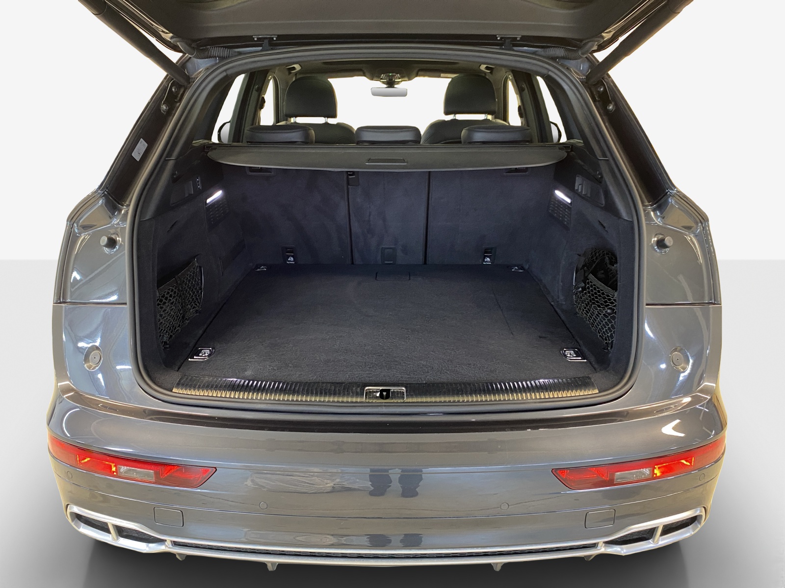 AUDI Q5 55 TFSI e quattro-image-12