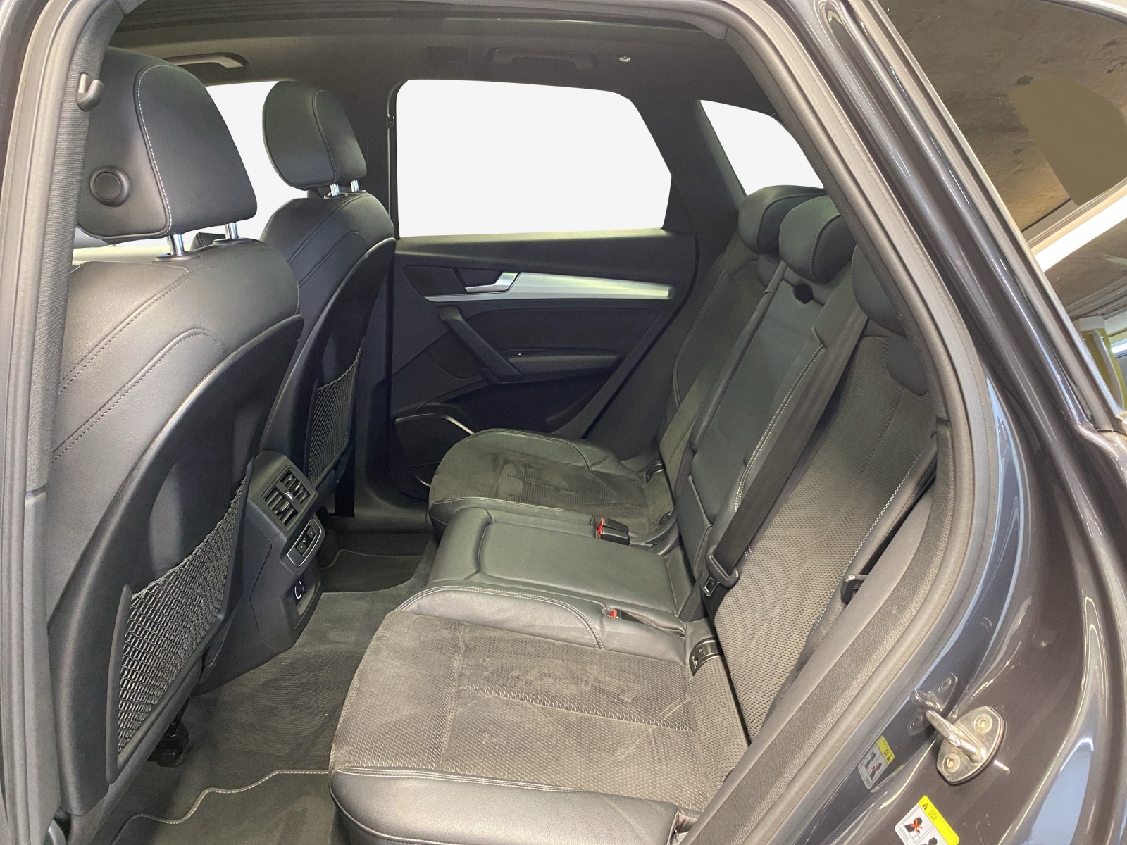 AUDI Q5 55 TFSI e quattro-image-11