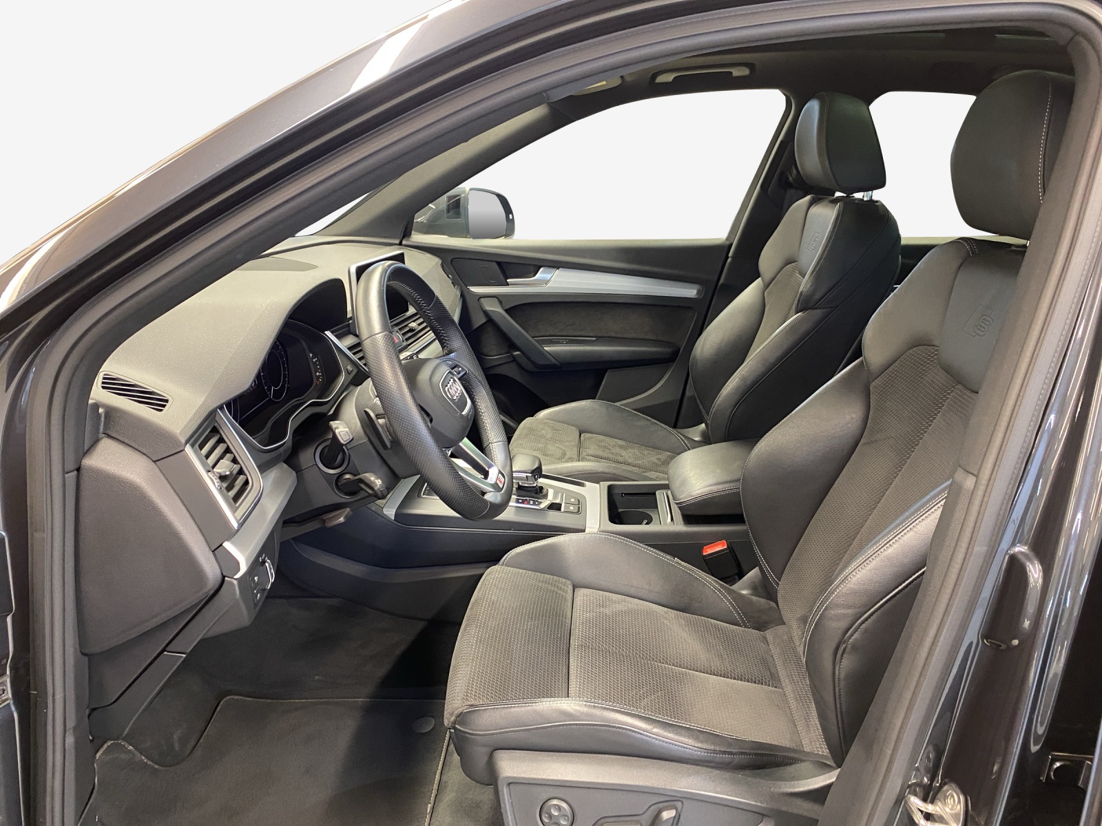 AUDI Q5 55 TFSI e quattro-image-7