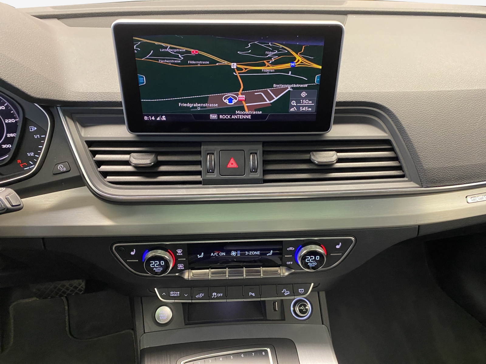 AUDI Q5 55 TFSI e quattro-image-10