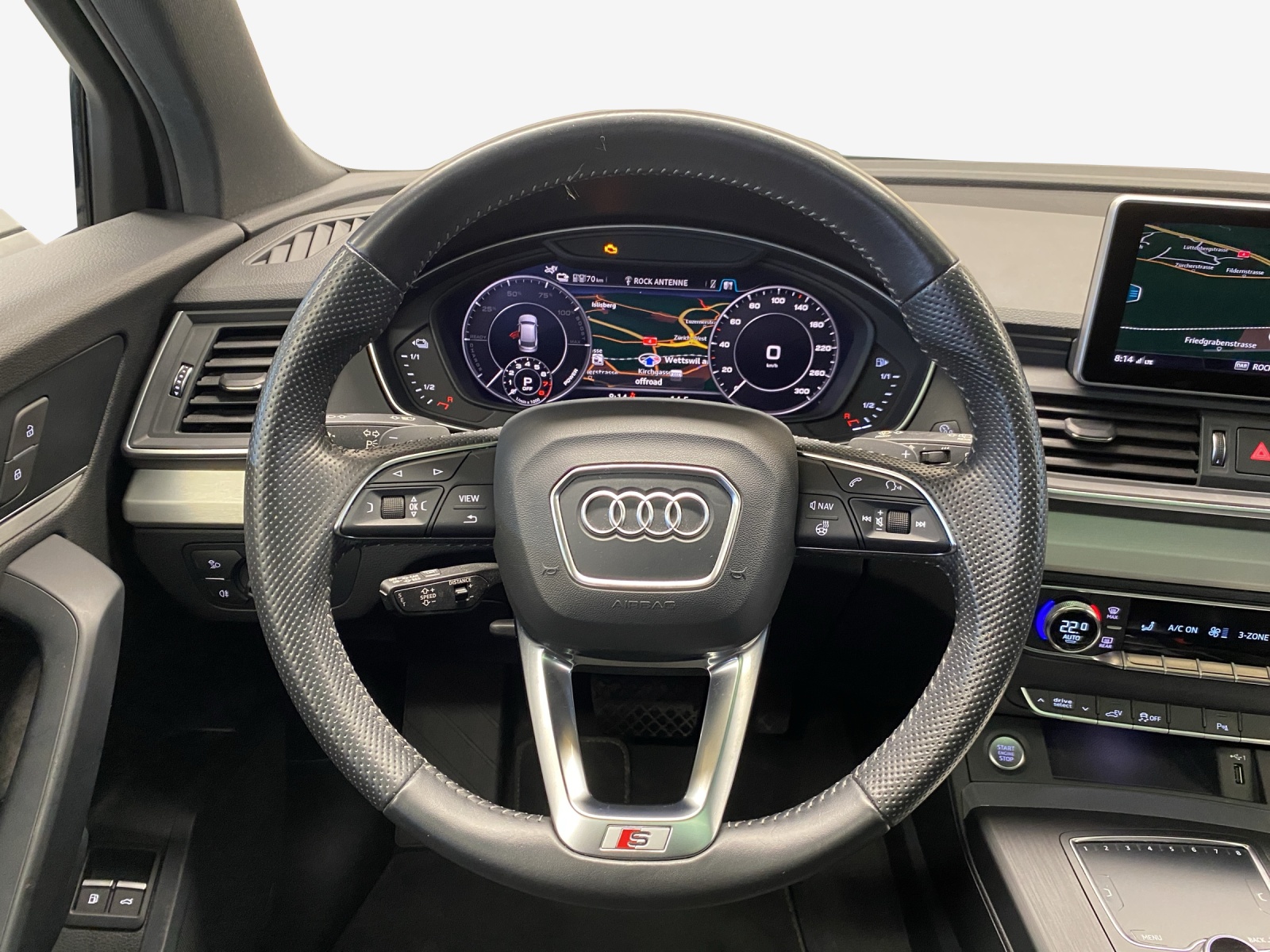 AUDI Q5 55 TFSI e quattro-image-9