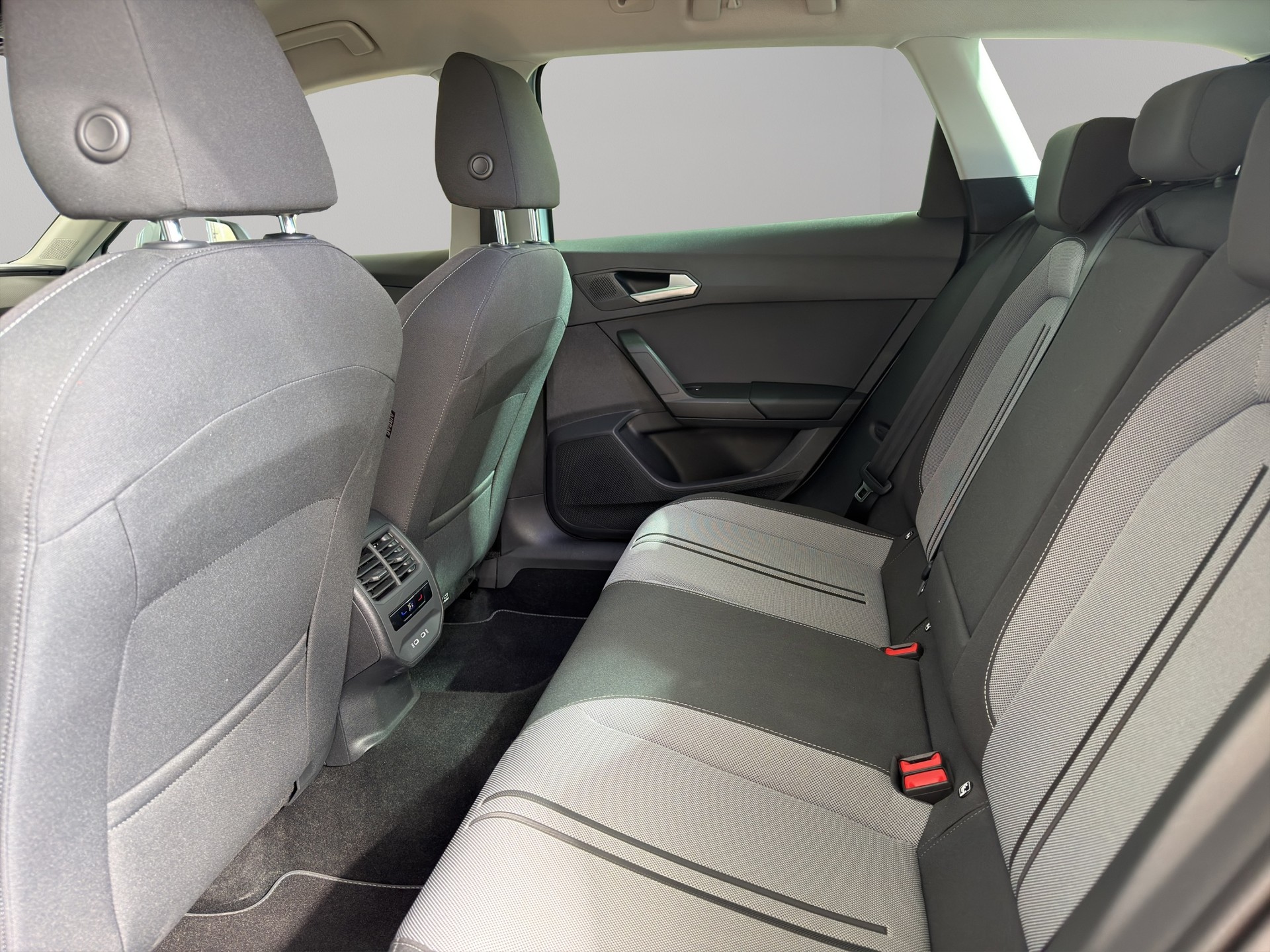 SEAT Leon ST 2.0 TDI EVO DSG Style-image-13