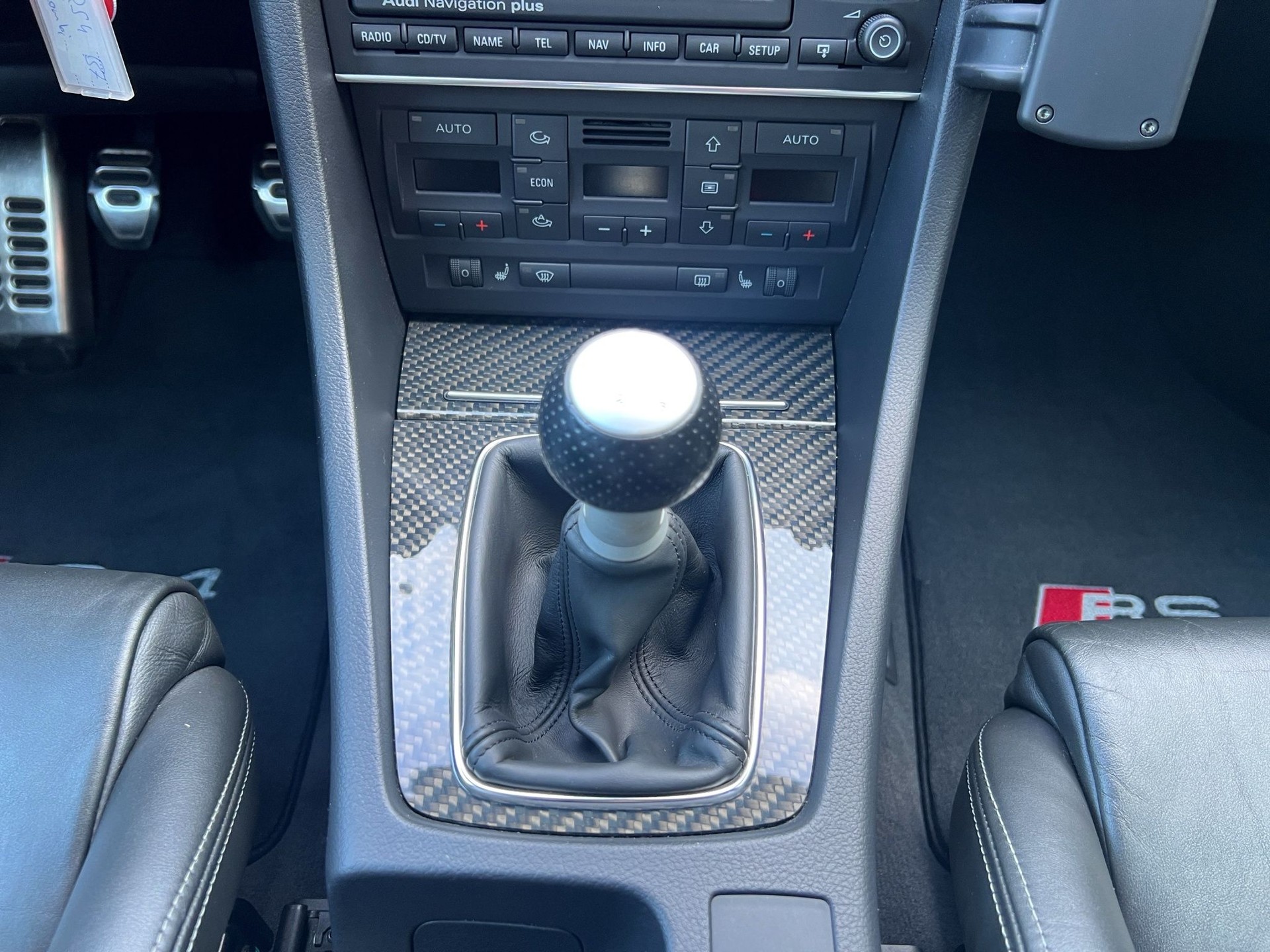 AUDI RS4 Avant 4.2 V8 quattro-image-18