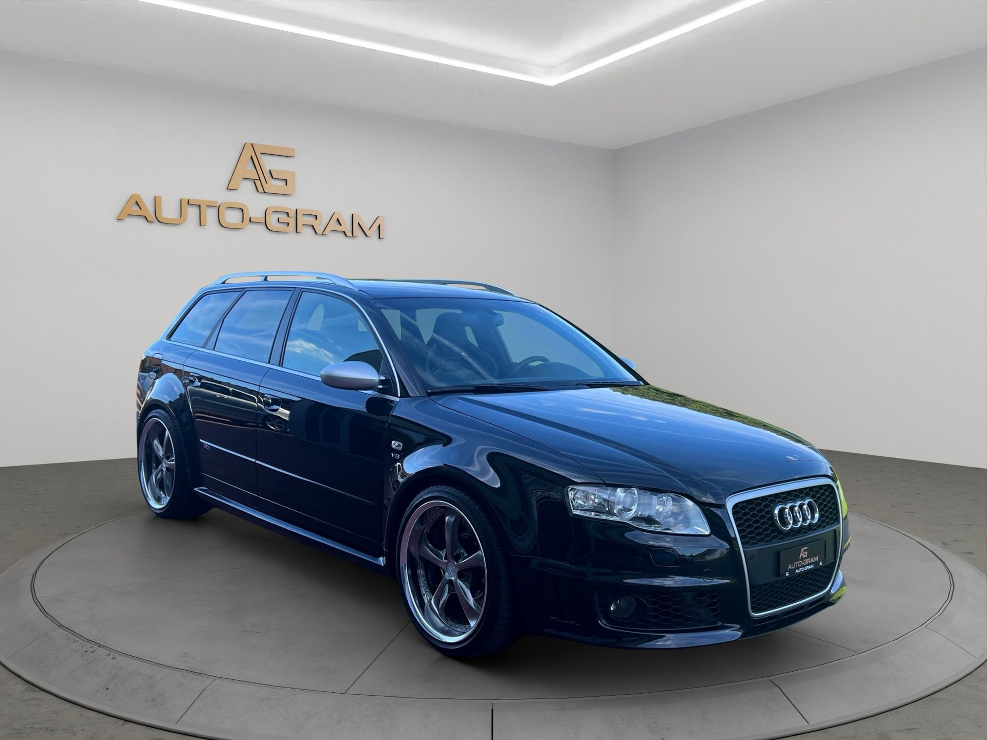 AUDI RS4 Avant 4.2 V8 quattro-image-6