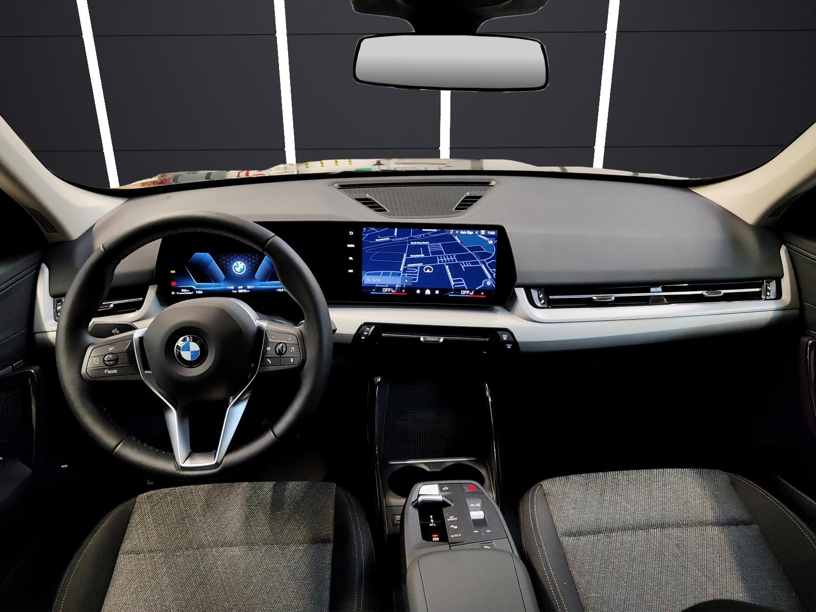 BMW X1 20i sDrive-image-17