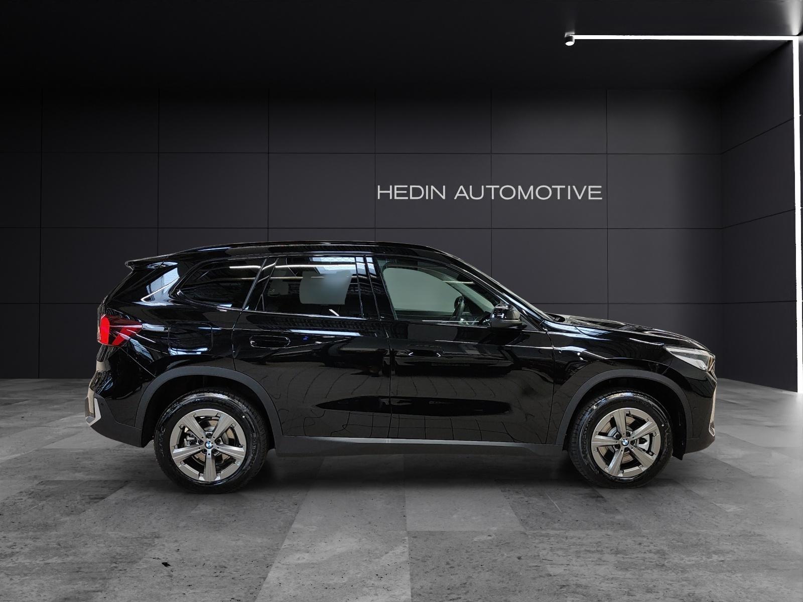 BMW X1 20i sDrive-image-6