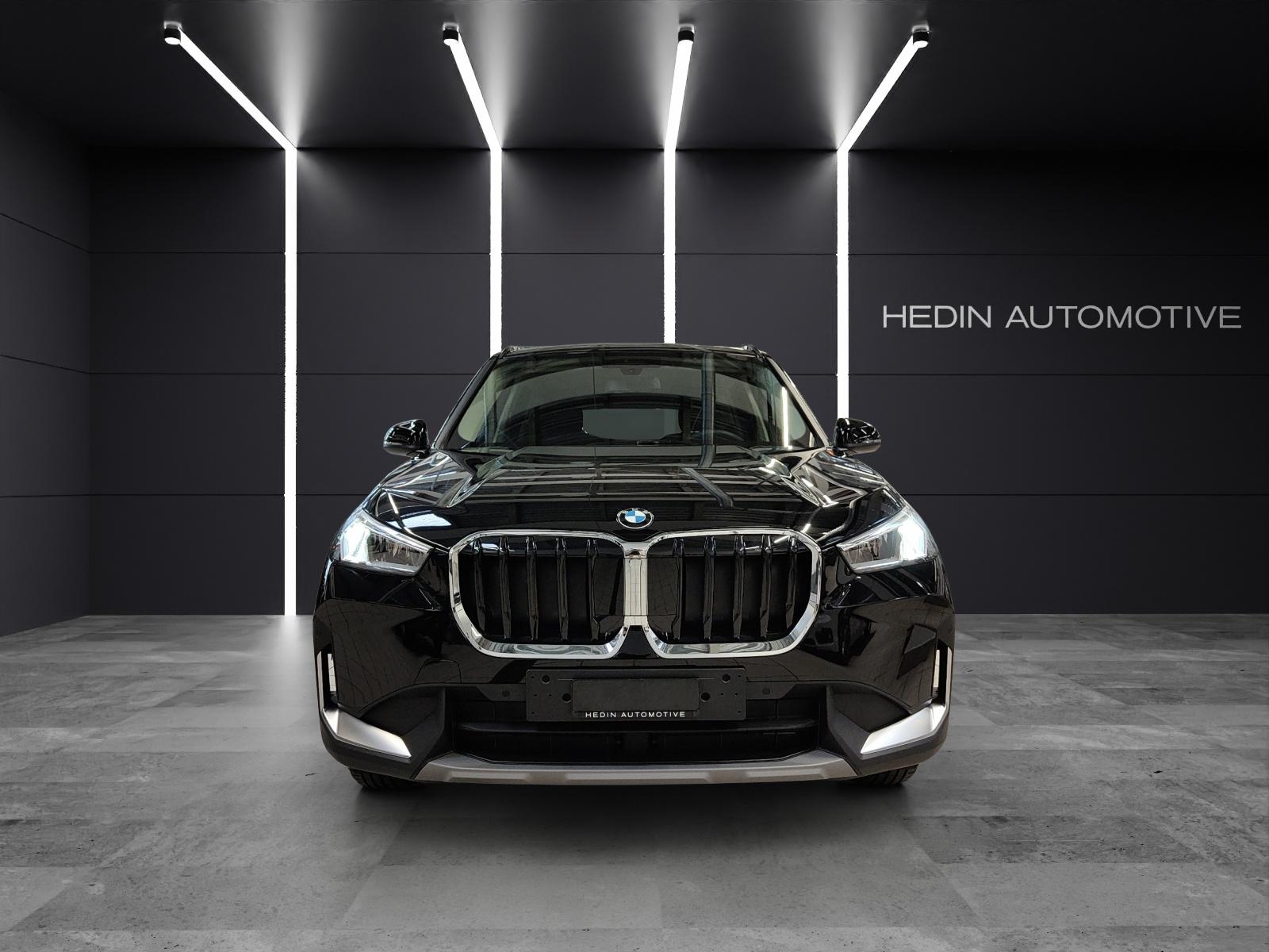 BMW X1 20i sDrive-showroom-element-2