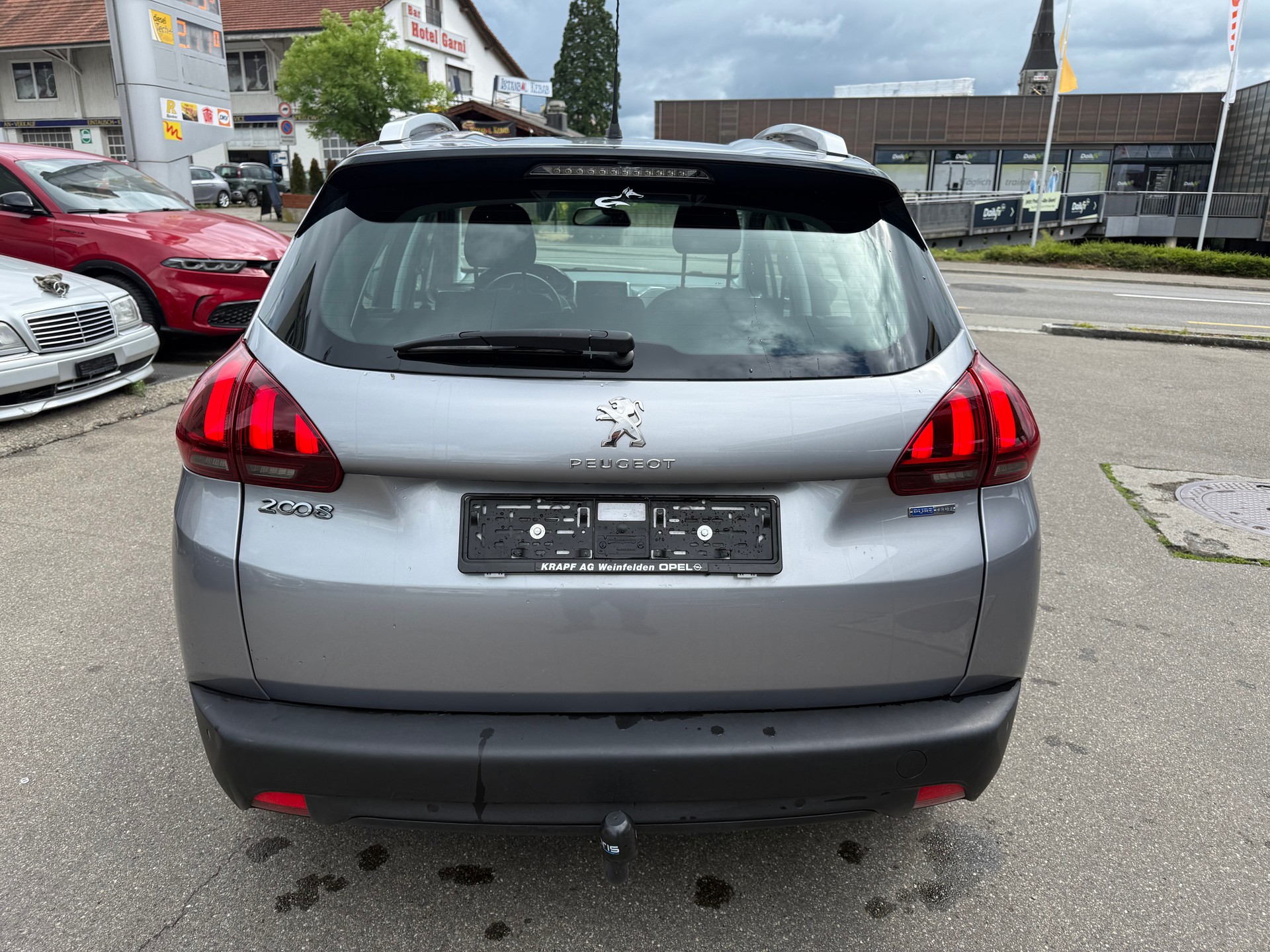 PEUGEOT 2008 1.2 PureTech Allure EAT6-image-3